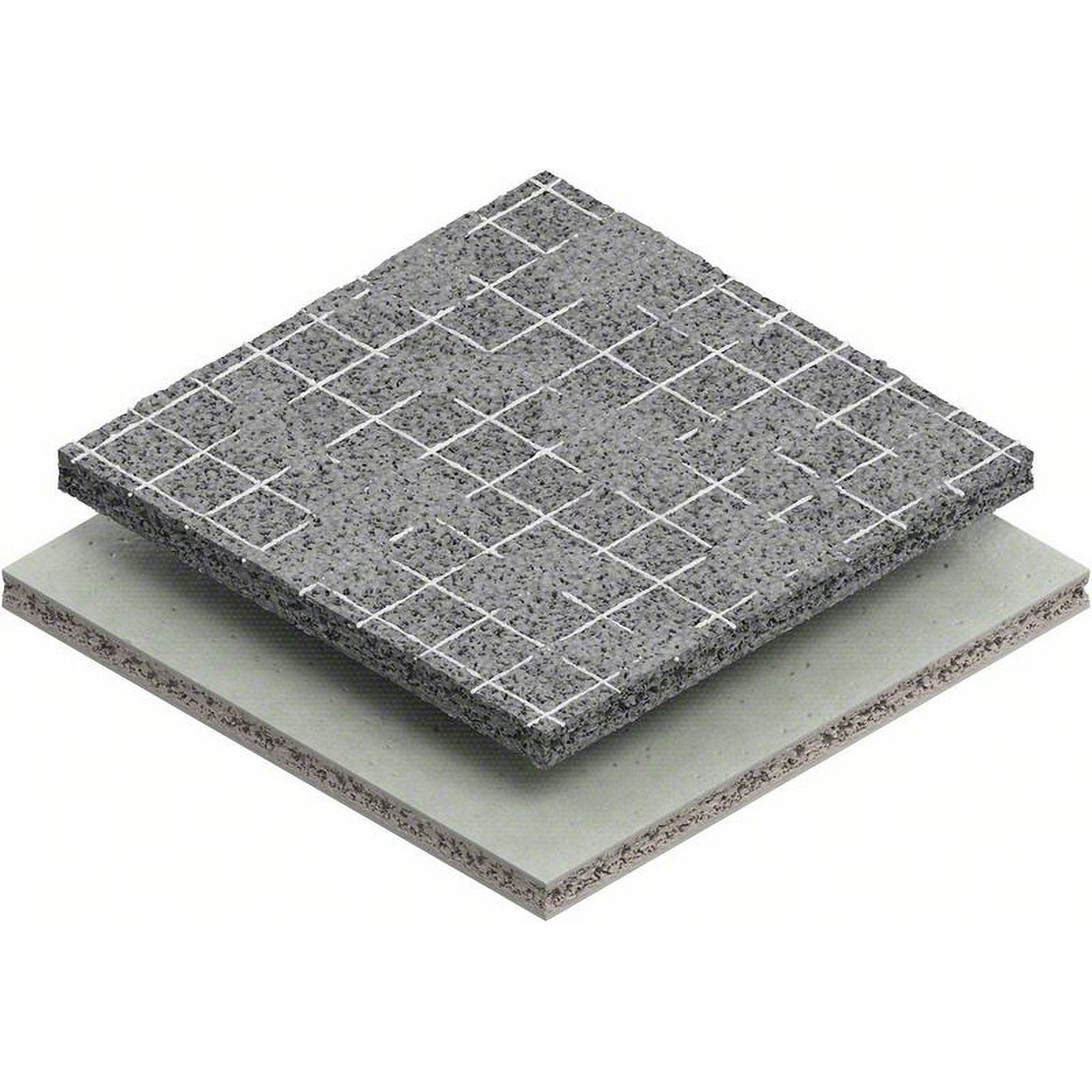 Zwei quadratische Akustikplatten übereinander, die obere mit weißem Rastermuster.