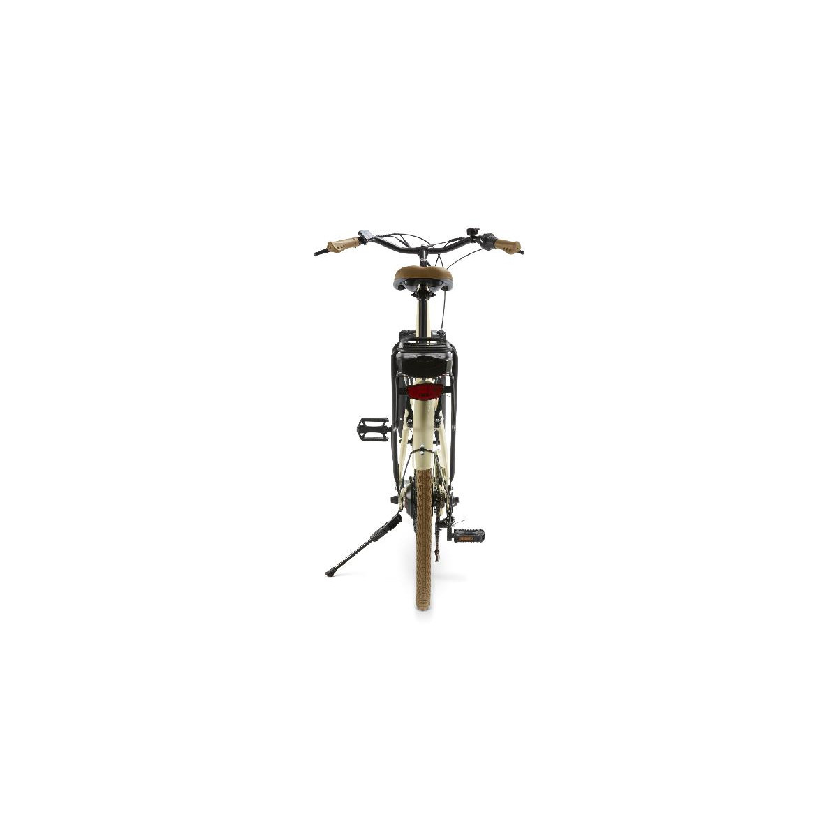 Vista posteriore di una bici da città beige e nera su sfondo bianco con portapacchi e sella marrone.