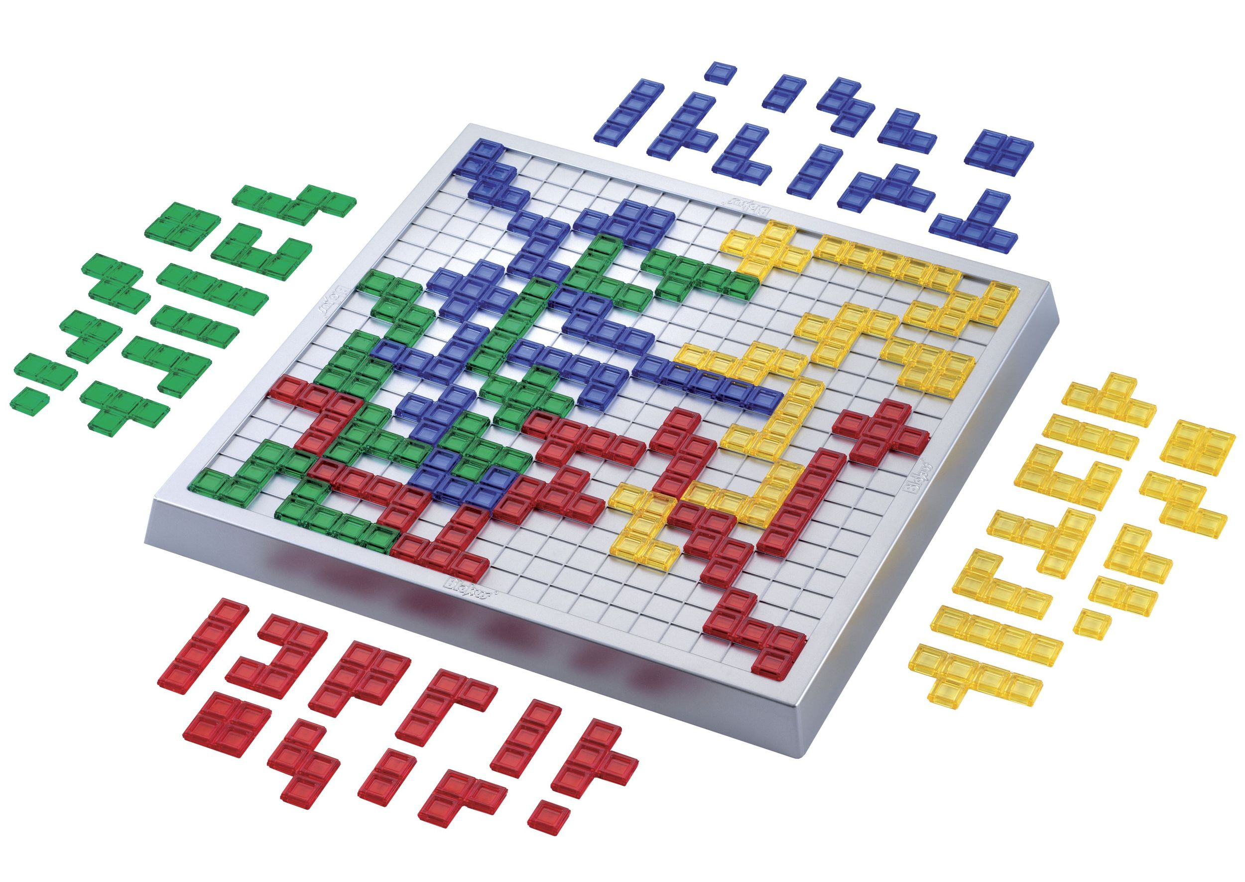 Ein Blokus-Spielbrett aus Silber zeigt bunte, ineinandergreifende Plastikteile in Blau, Grün, Rot und Gelb.