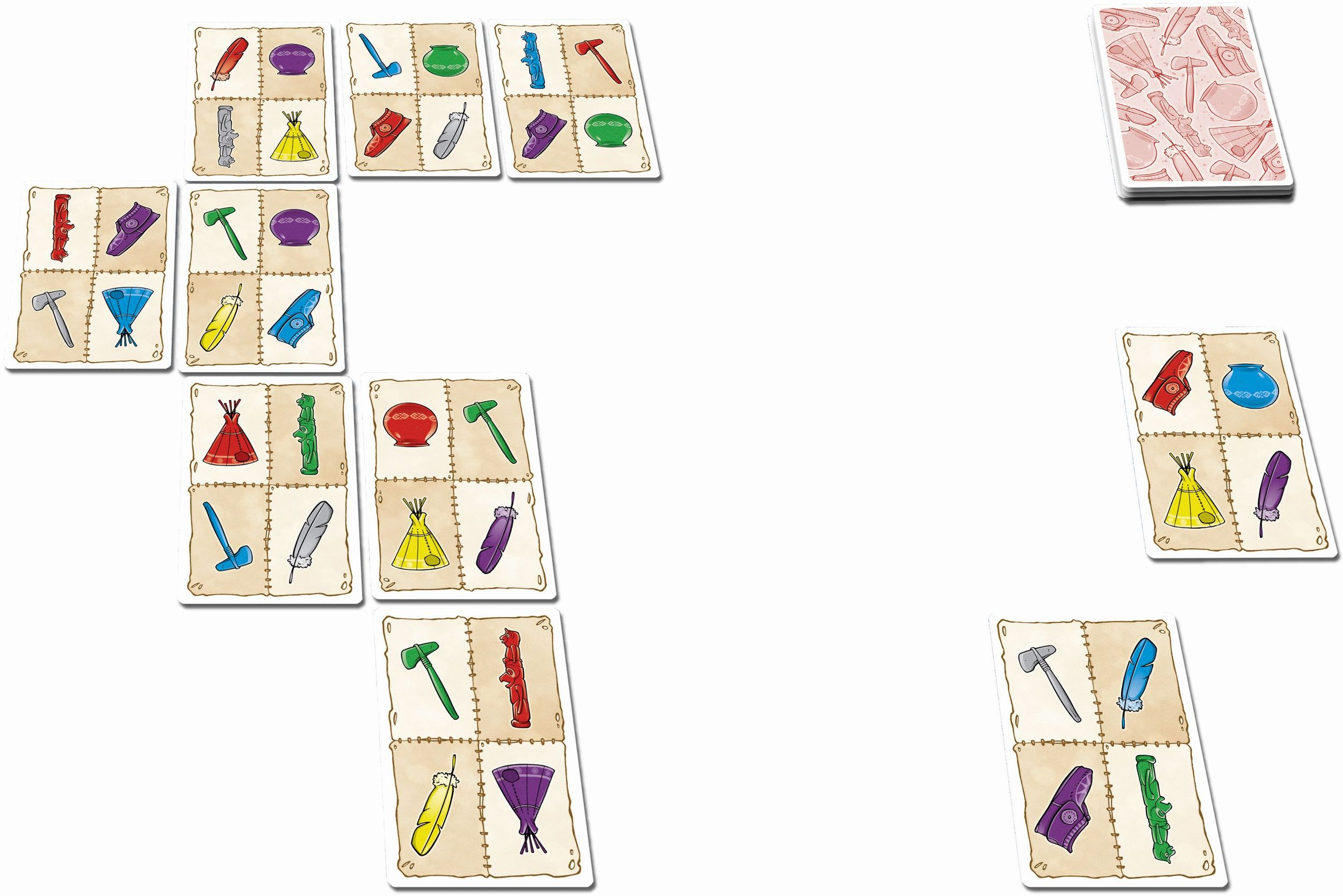 Spielkarten mit Zeichnungen von indianischen Gegenständen liegen auf dem Tisch.