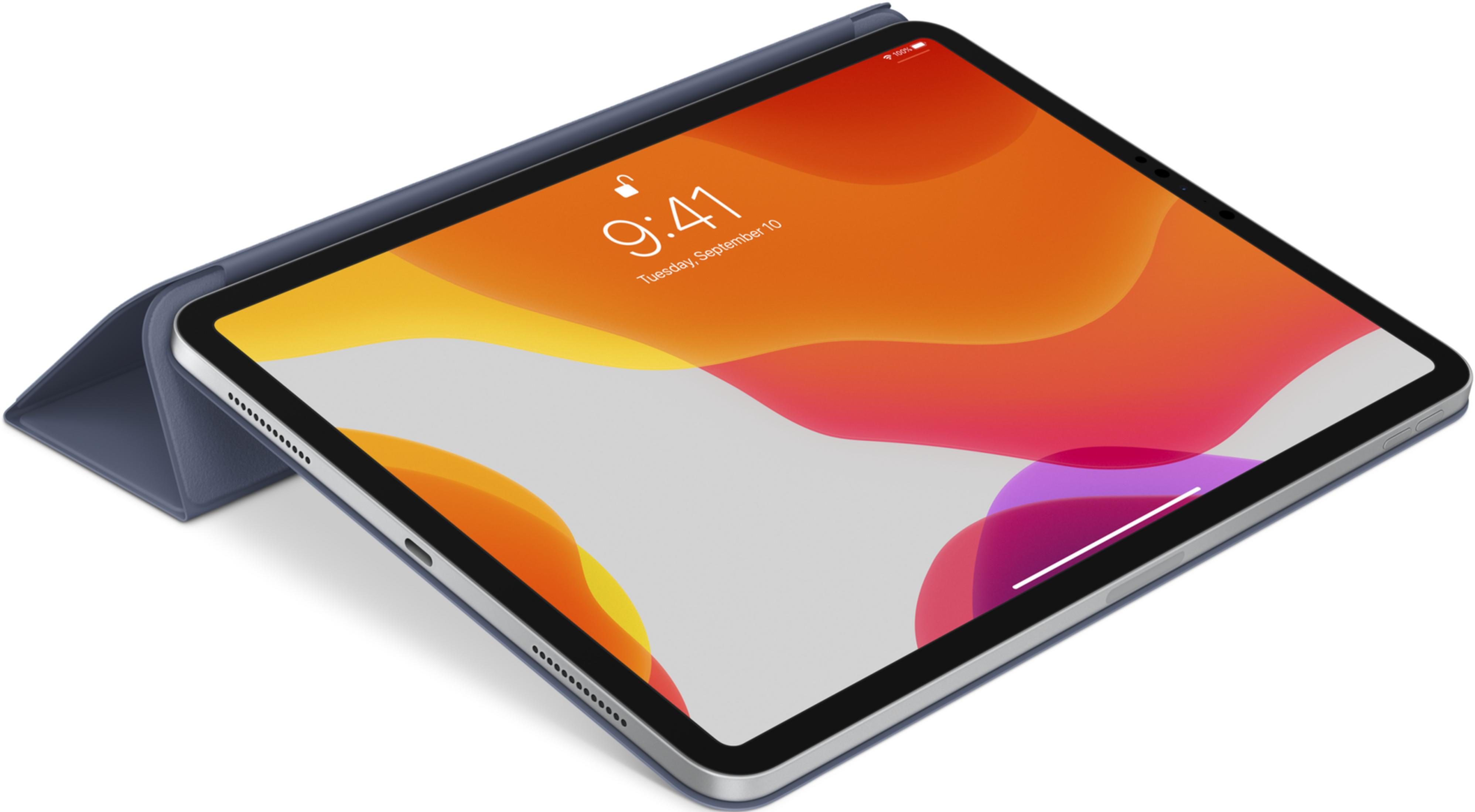 Une tablette argentée dans un étui bleu foncé affiche un fond d'écran orange et violet à 9h41.