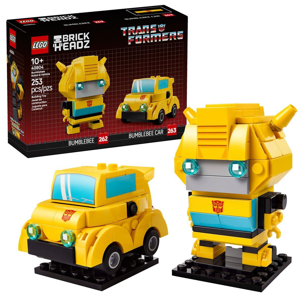 Bir robot figürü, araba ve ürün ambalajını gösteren Lego BrickHeadz Transformers Bumblebee seti.