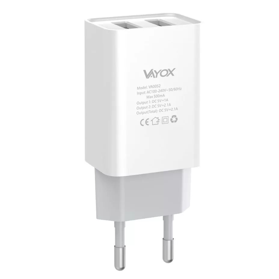 Egy fehér Vayox kétportos USB fali töltő EU csatlakozóval.