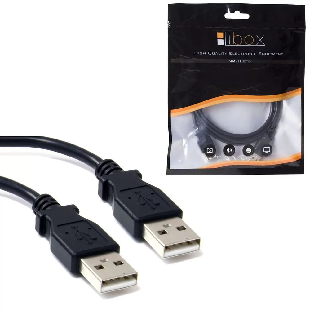Két fekete USB-kábel csatlakozókkal fehér háttér előtt és az eredeti csomagolás.
