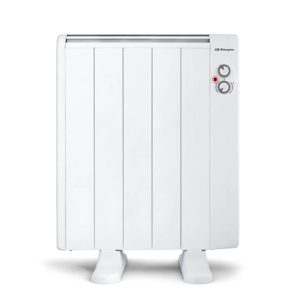 Un calefactor eléctrico blanco con cinco elementos, mandos de control y dos patas sobre fondo blanco.
