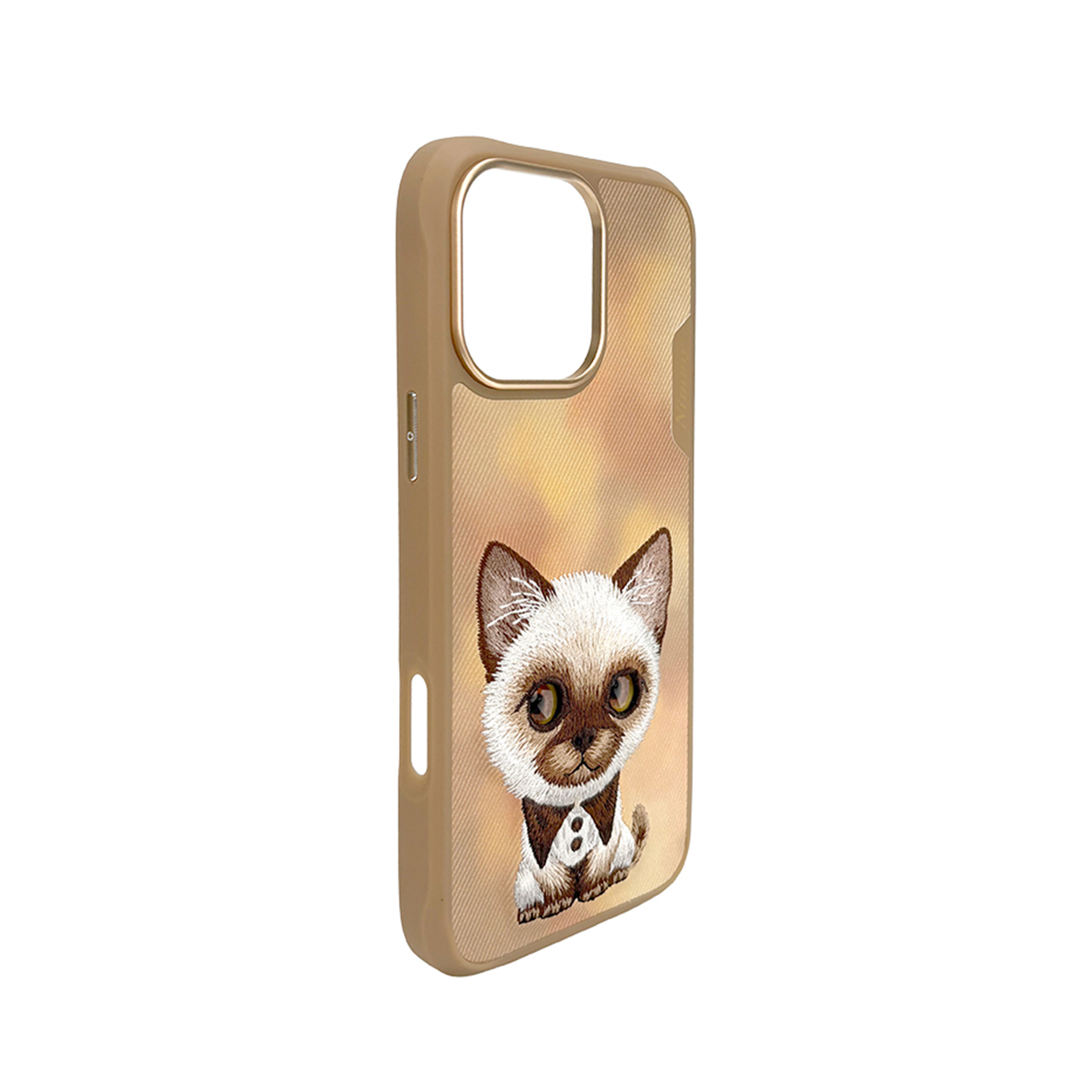 Funda de teléfono beige con un gato de dibujos animados bordado con grandes ojos y collar marrón sobre fondo cálido.