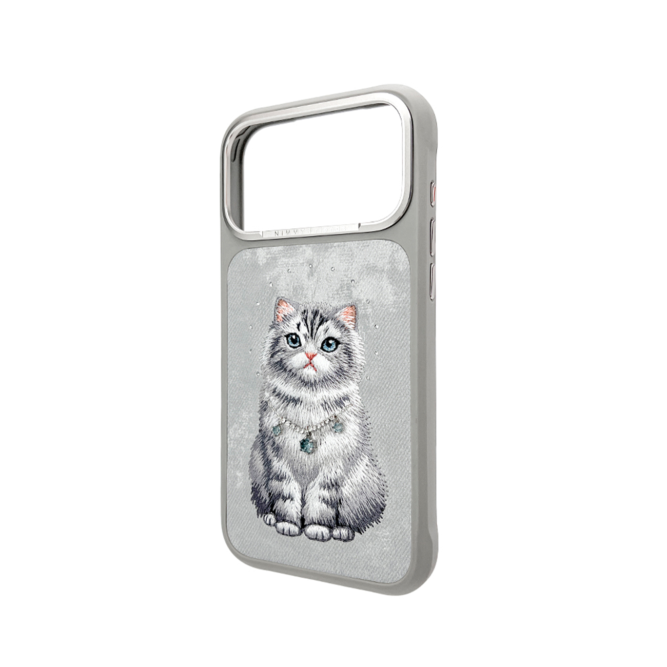 Una funda de móvil gris con la ilustración de un gato gris peludo con un collar sobre un fondo gris.