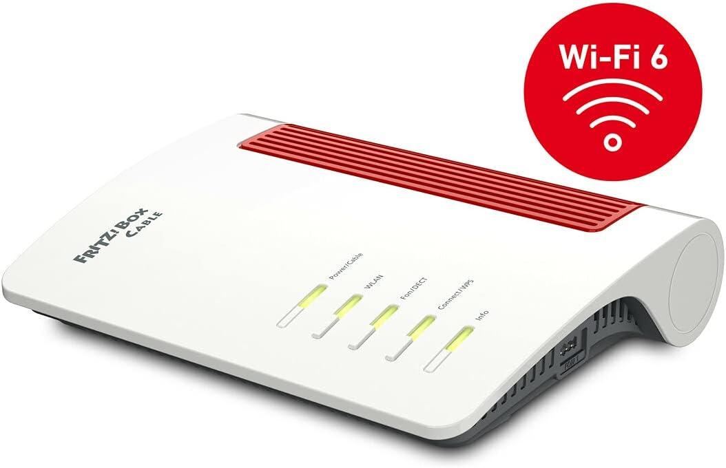 Ein weiß-roter Fritz!Box Cable Router mit leuchtend grünen Kontrollleuchten und einem Wi-Fi 6 Symbol.