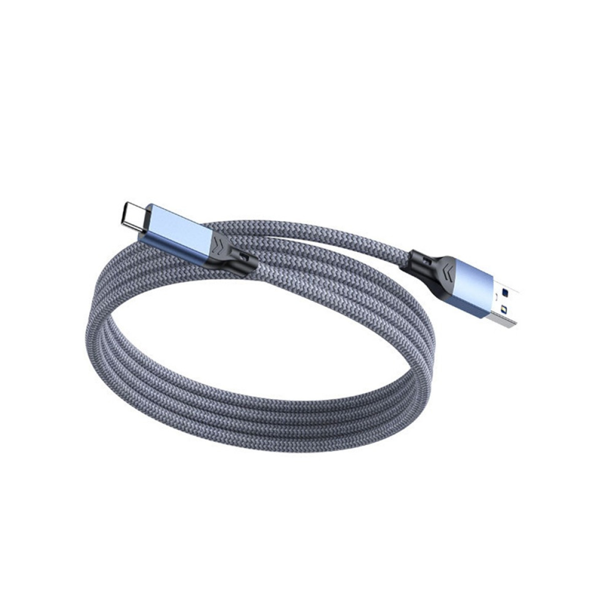 Ein aufgerolltes graues geflochtenes USB-Kabel mit blau-schwarzen Metallsteckern auf weißem Hintergrund.