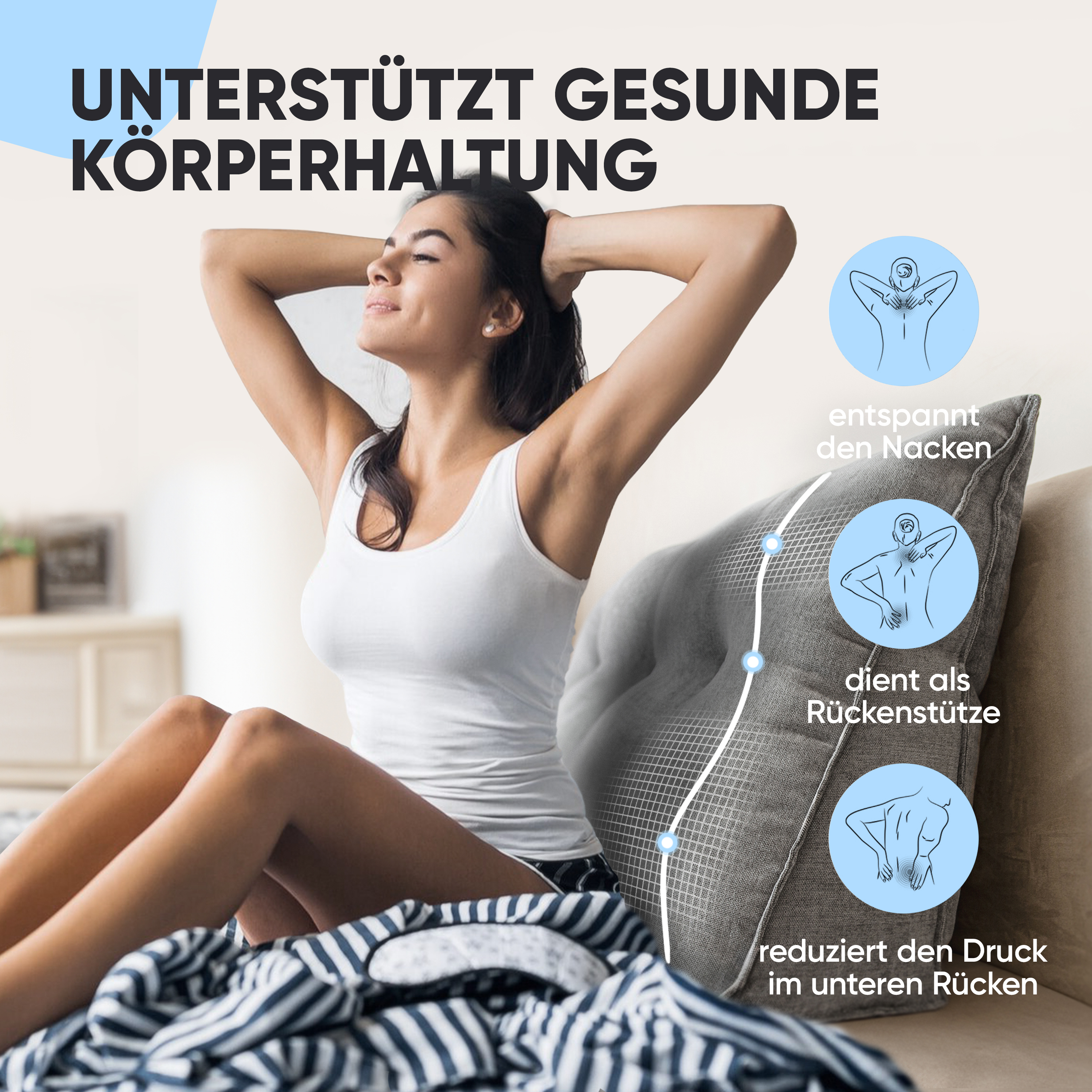 Eine Frau sitzt entspannt an einem Keilkissen, mit Icons zur Erklärung der Rücken- und Haltungsvorteile.