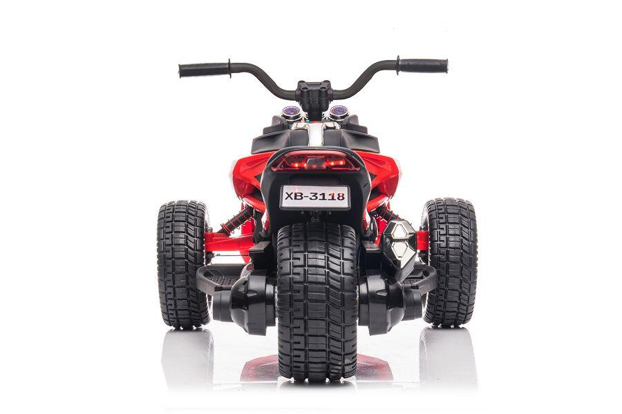 Rückansicht eines roten Elektro-Quads für Kinder mit schwarzem Lenker und groben Reifen vor weißem Hintergrund.