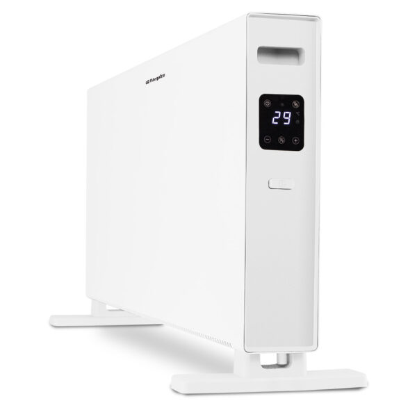 Un calefactor de convección blanco de pie con pantalla digital y dos soportes sobre un fondo blanco.