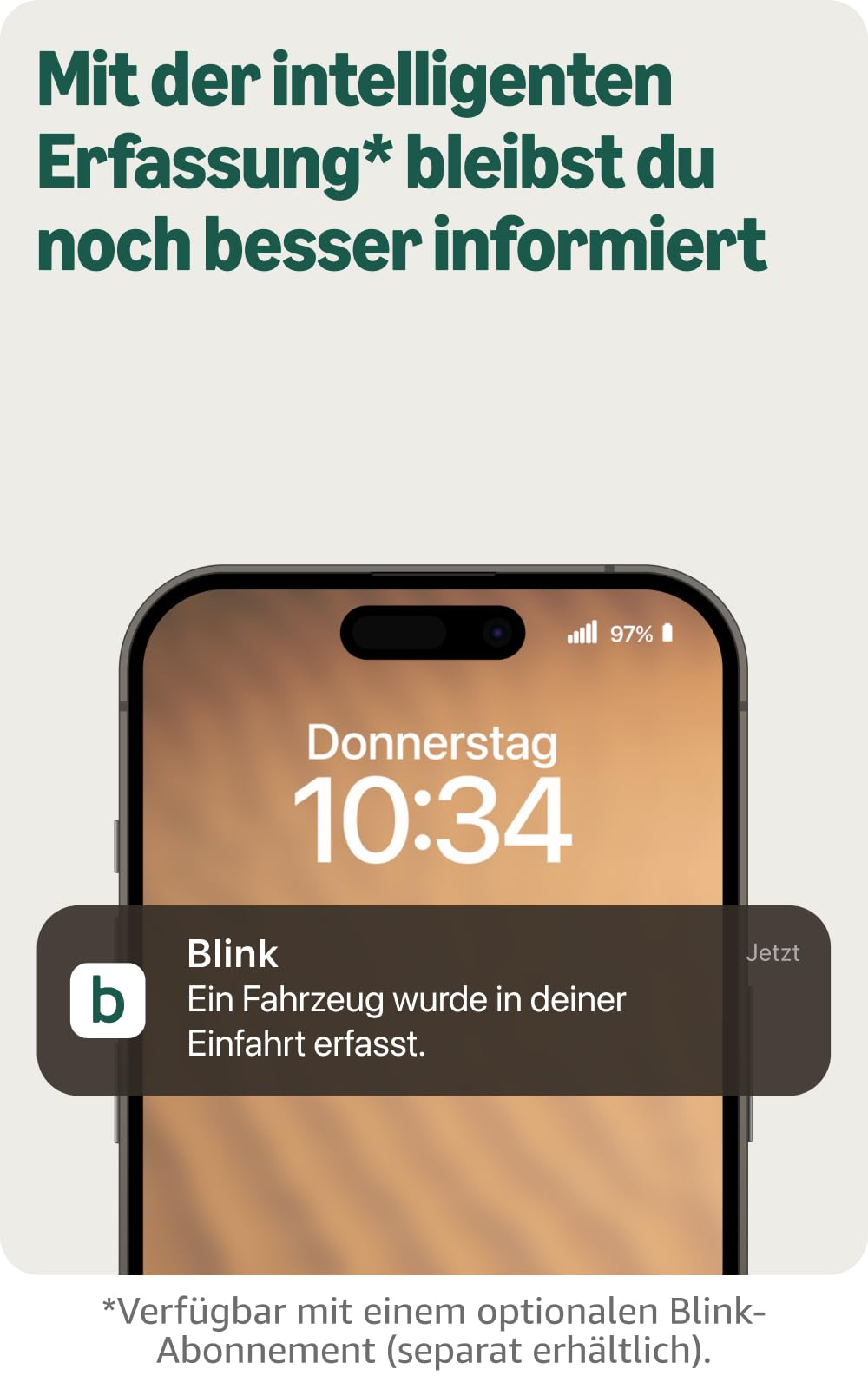 Uno smartphone mostra una notifica dell'app Blink che indica il rilevamento di un veicolo.