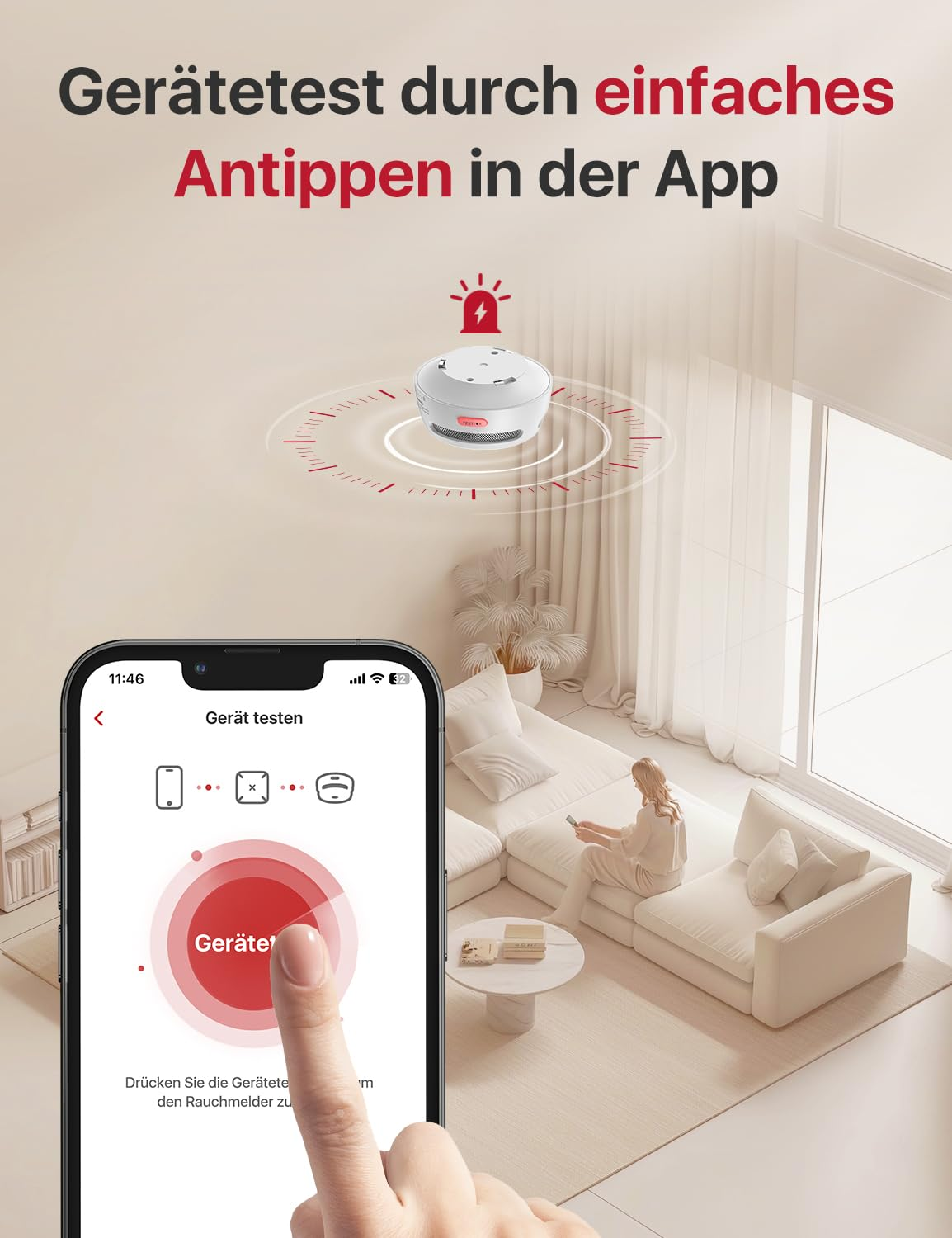Controllo app per testare un rilevatore di fumo in un soggiorno moderno con divano.