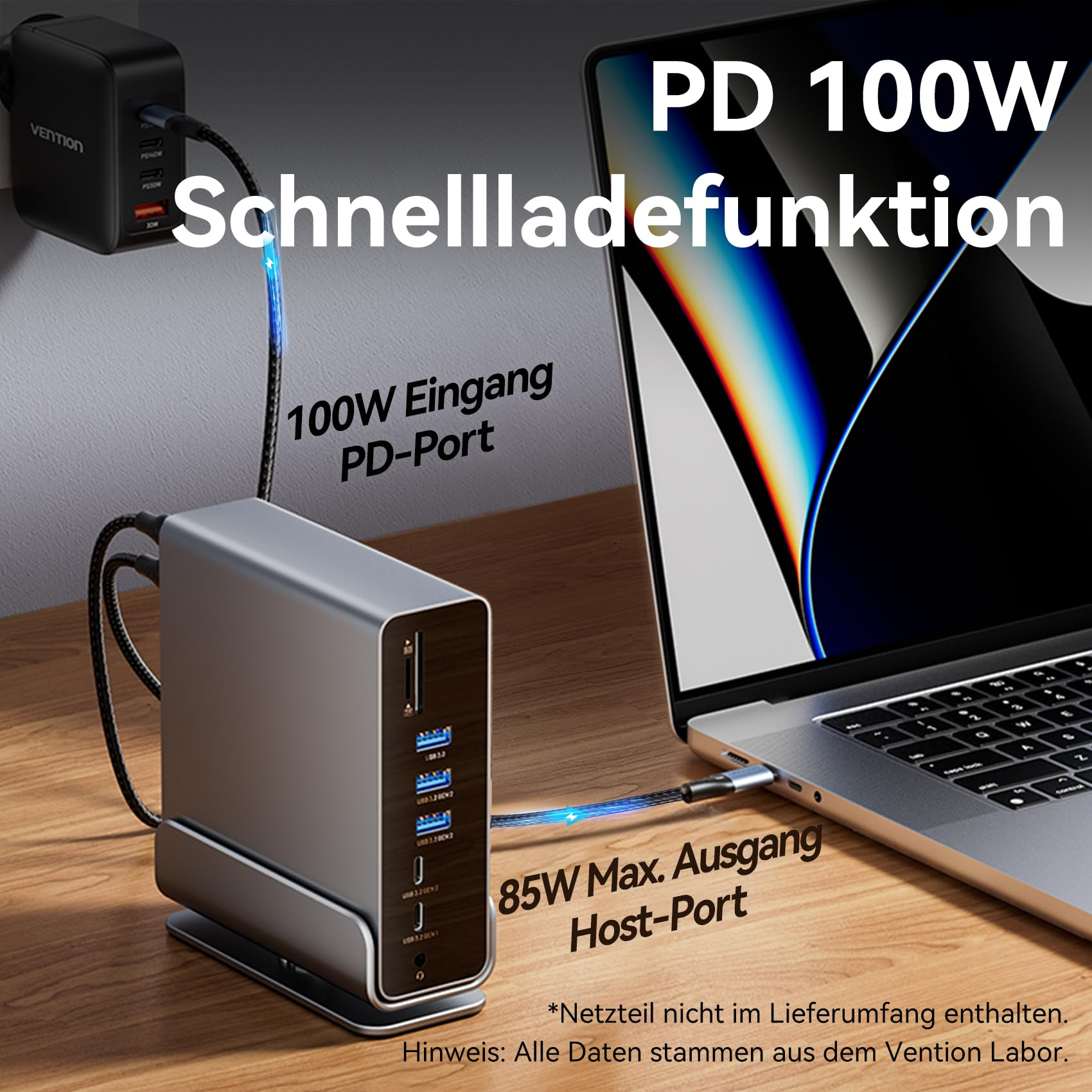 Una docking station collega il caricatore a muro e il laptop con testo.