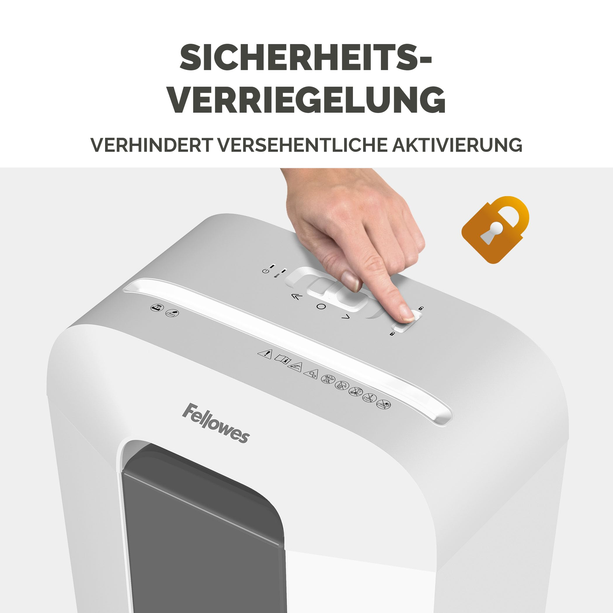 Hand aktiviert die Sicherheitsverriegelung eines weißen Fellowes-Aktenvernichters.