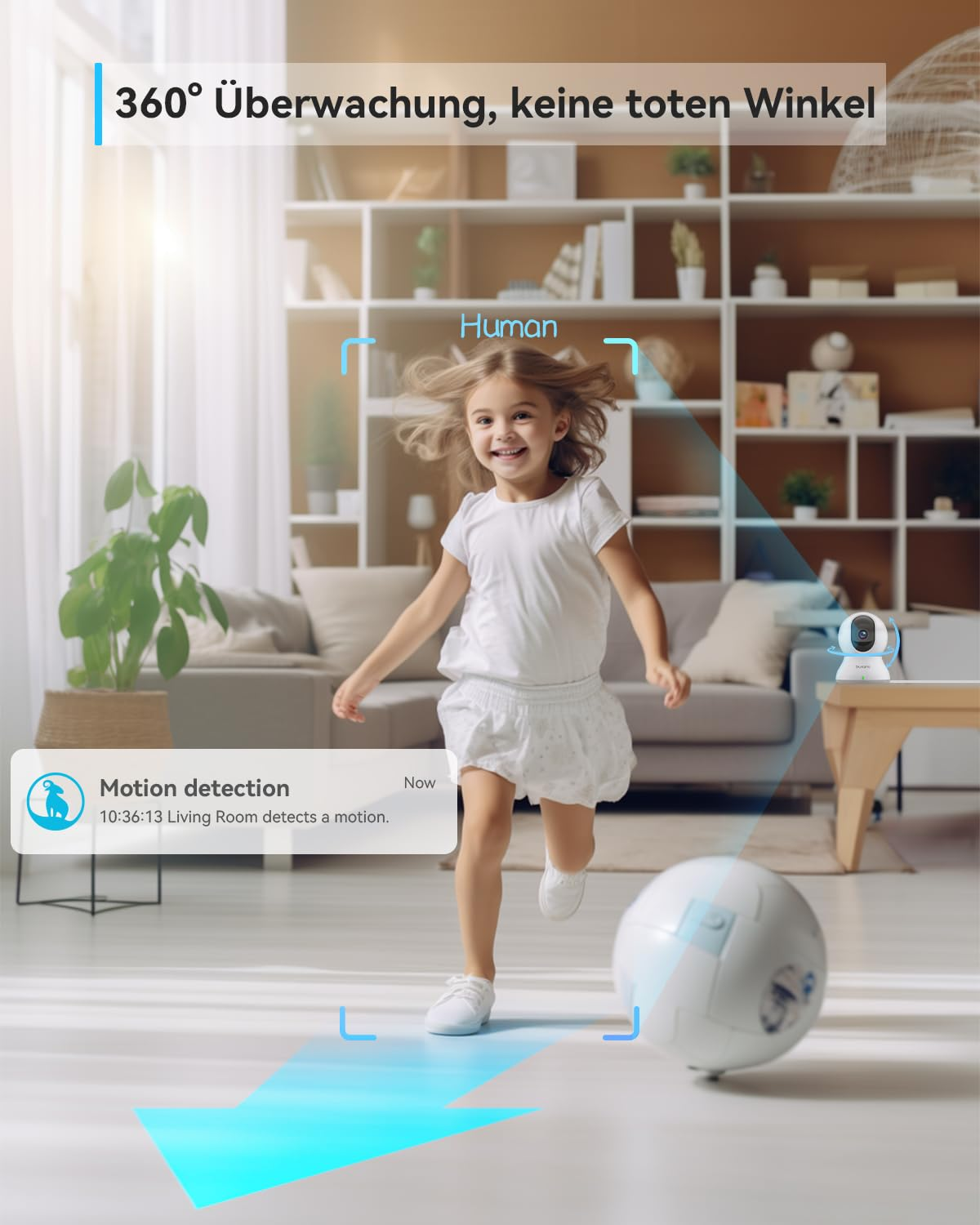 Una bambina corre in un soggiorno, monitorata da una telecamera di sicurezza.