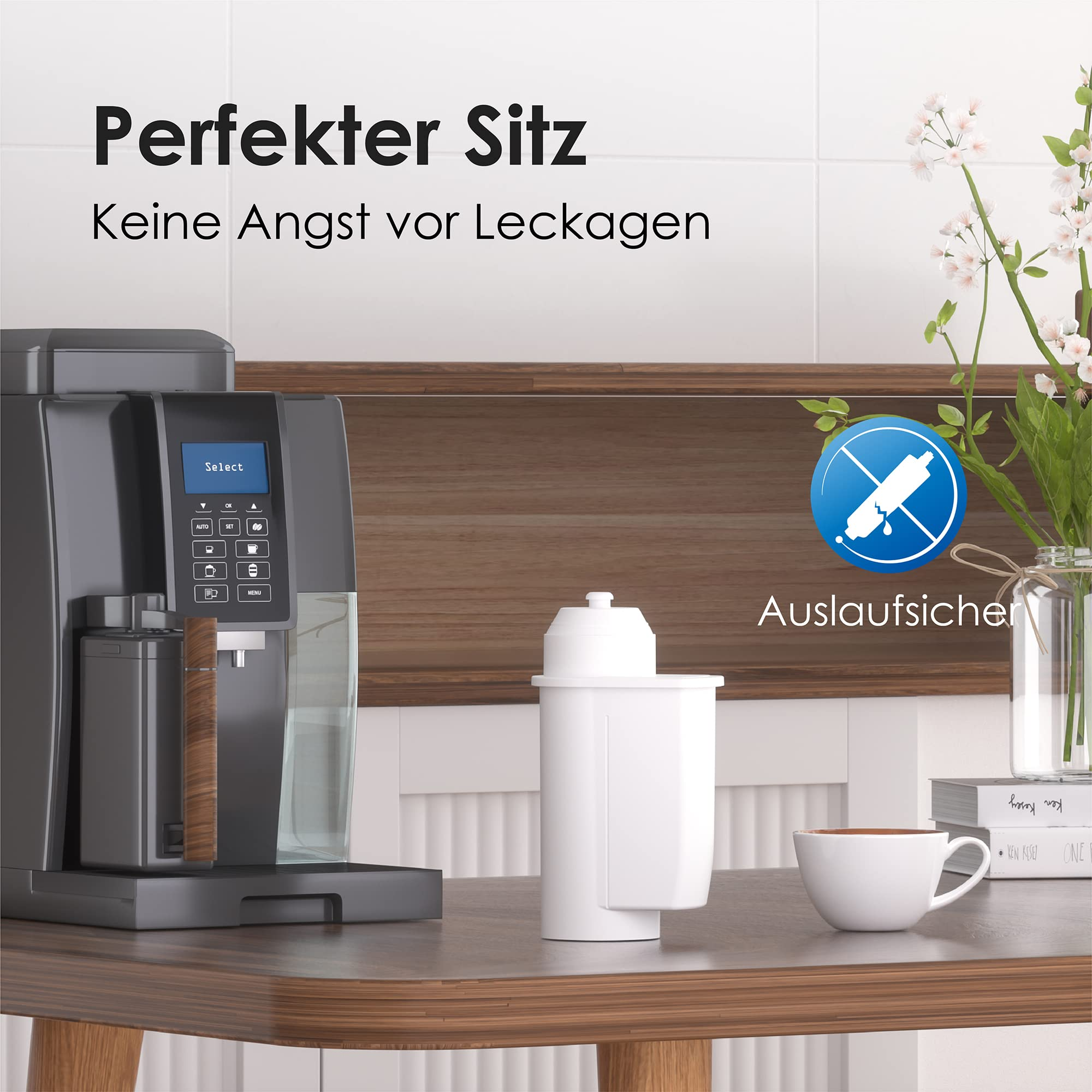 Macchina da caffè e filtro dell'acqua bianco su un tavolo di legno con testo in tedesco.