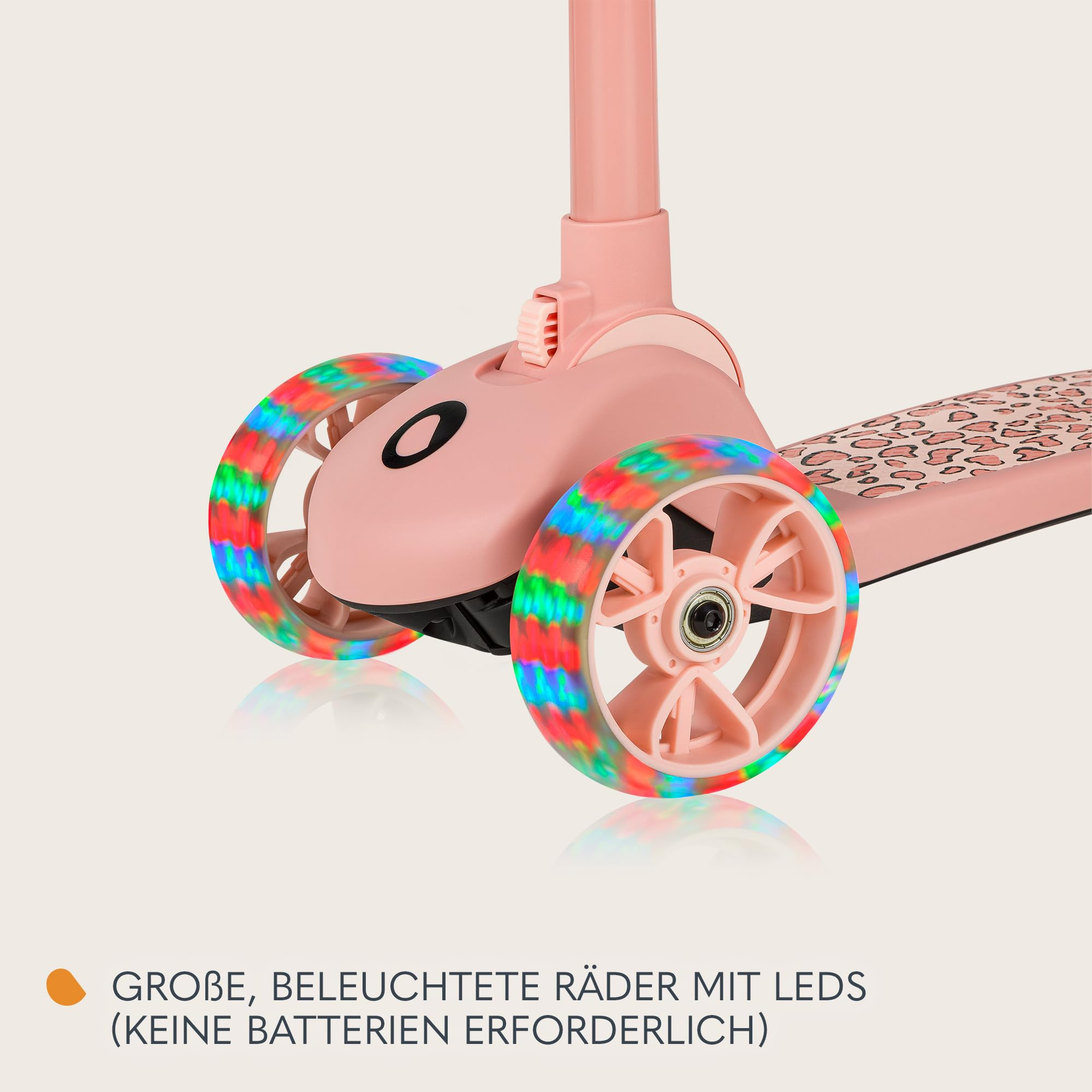 Rosa Kinderroller mit bunten, leuchtenden LED-RÄDERN und Leopardenmuster-Deck.