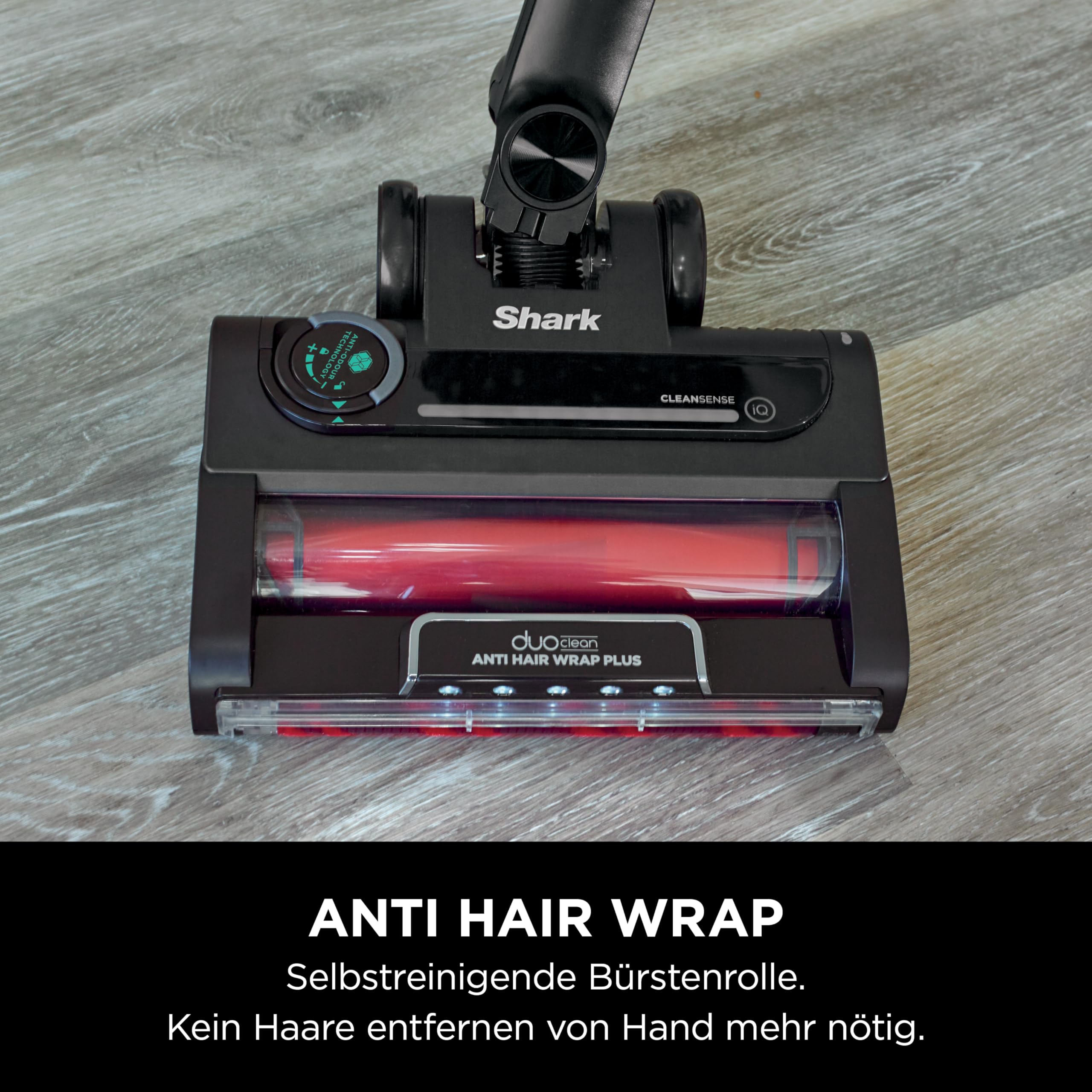Shark Staubsaugerkopf mit Anti-Haar-Wickel-Technologie auf Holzboden.