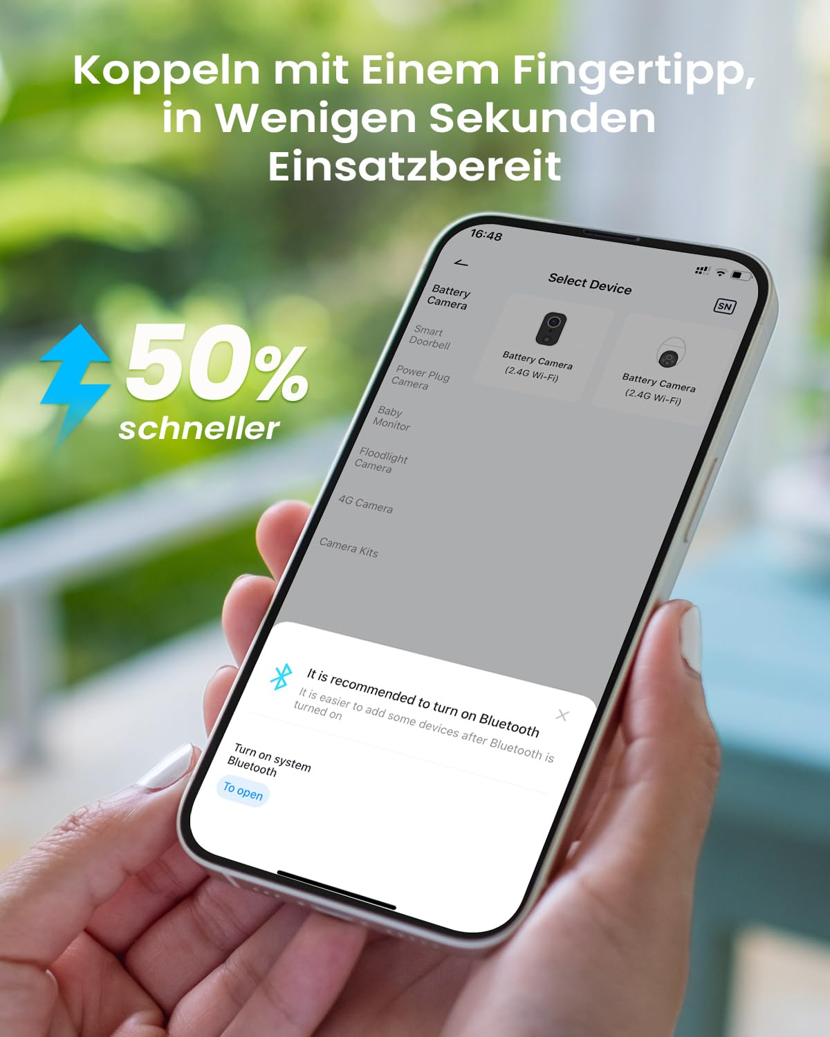 Smartphone mostra la schermata dell'app per associare le telecamere.