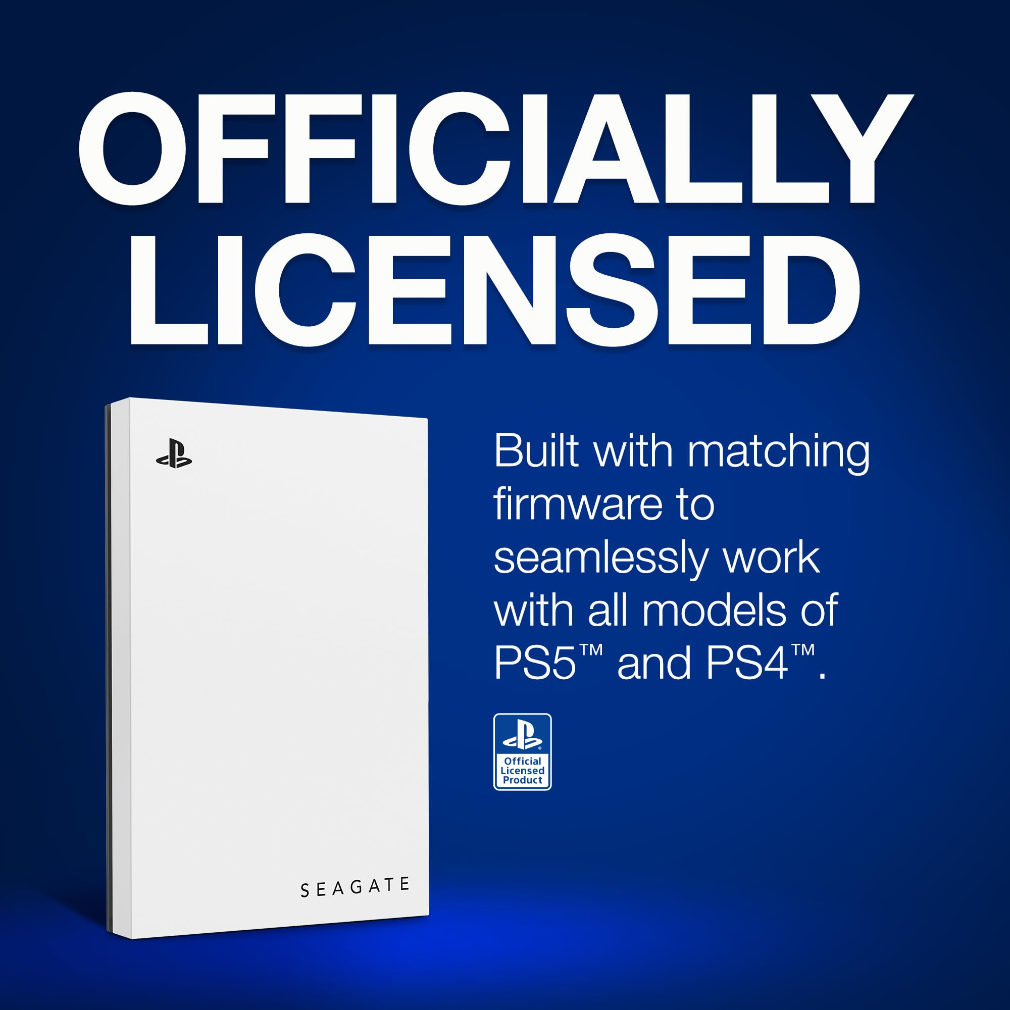 Eine offiziell lizensierte weiße Seagate-Festplatte für PS5 und PS4 vor blauem Hintergrund.