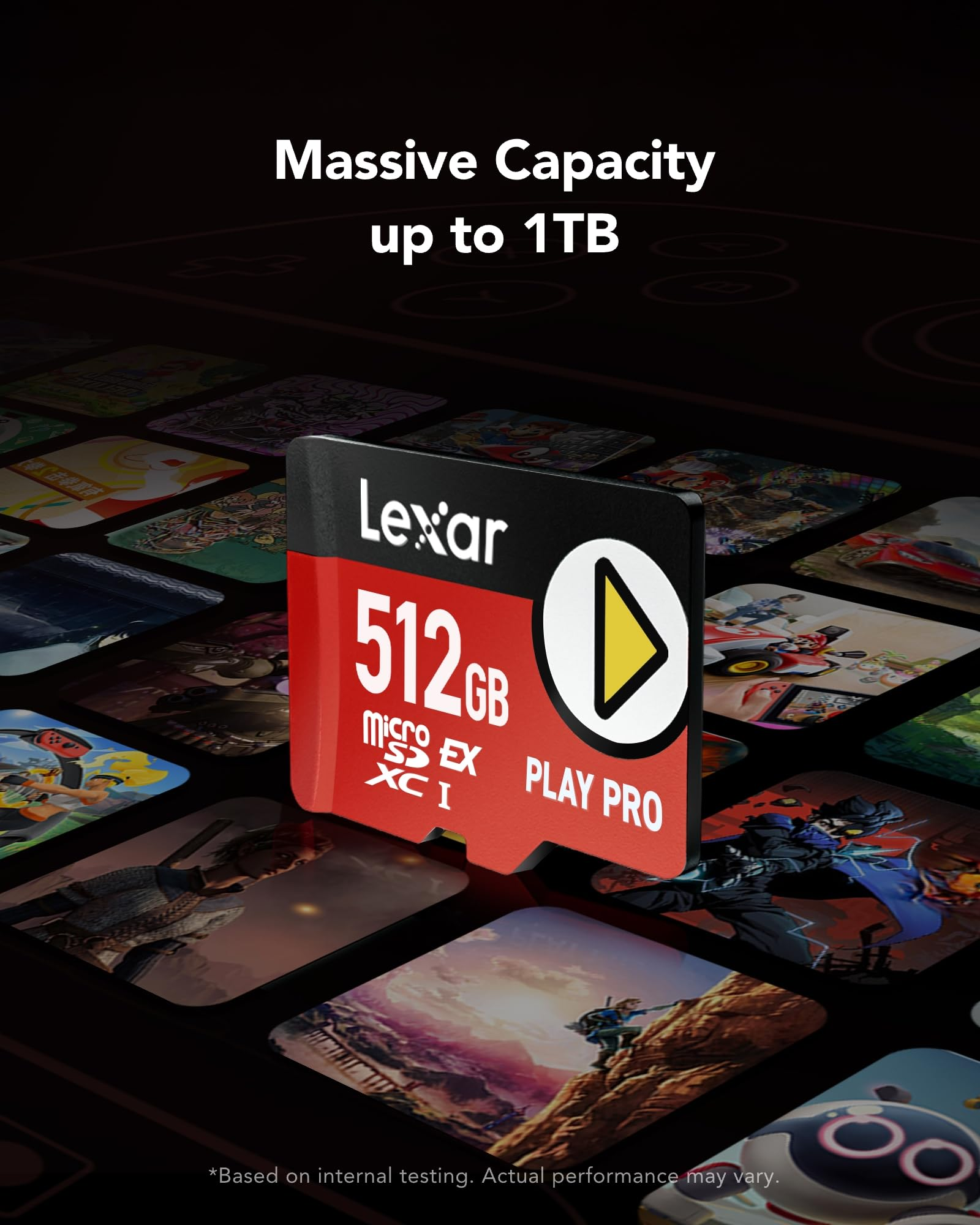 Eine Lexar 512GB Play Pro microSD-Karte steht vor einem dunklen Hintergrund mit bunten Spielsymbolen.