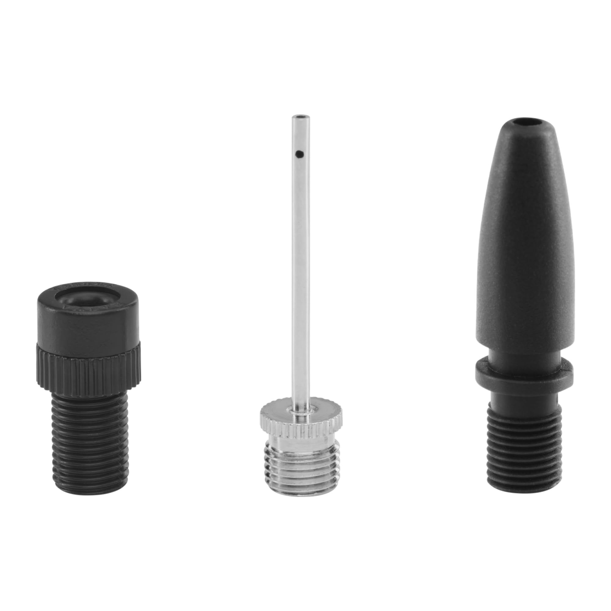 Drei verschiedene Fahrradpumpen-Adapter und Ventile vor weißem Hintergrund.