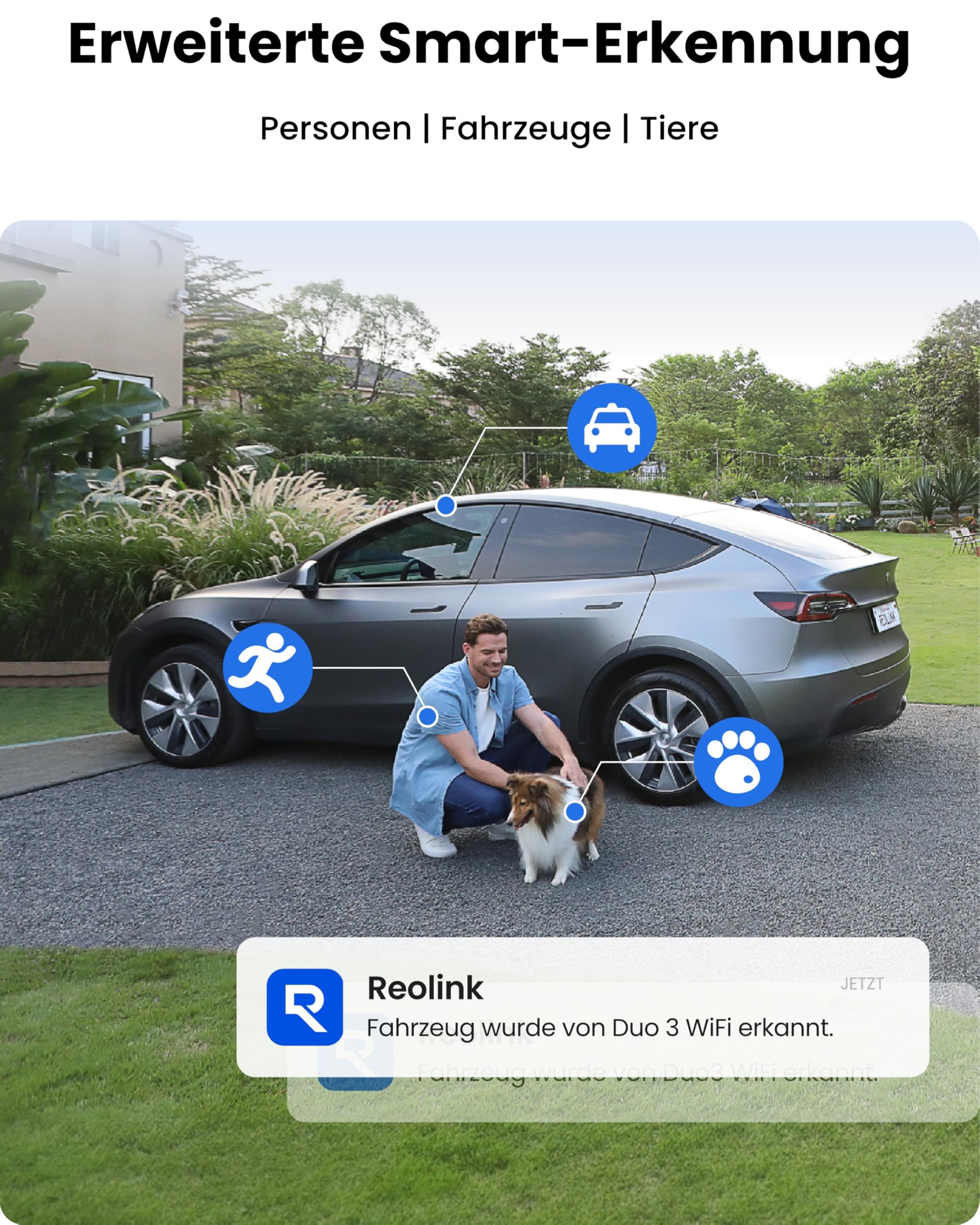 Un uomo si inginocchia vicino a un'auto grigia accarezzando un cane, con icone di rilevamento.