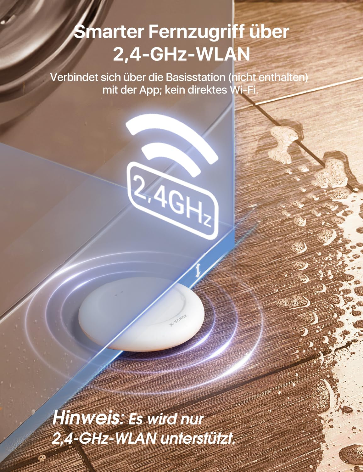 Un sensore rotondo bianco su pavimento in legno con macchie d'acqua e grafico Wi-Fi.