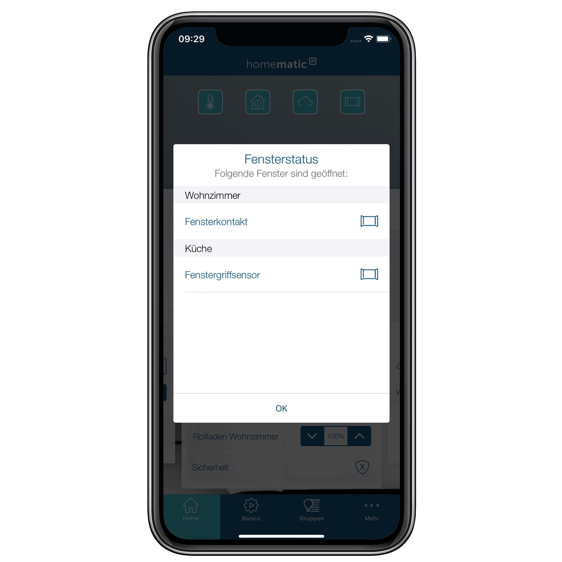 Smartphone zeigt Homematic IP App mit Fensterstatus-Meldung für Wohnzimmer und Küche.