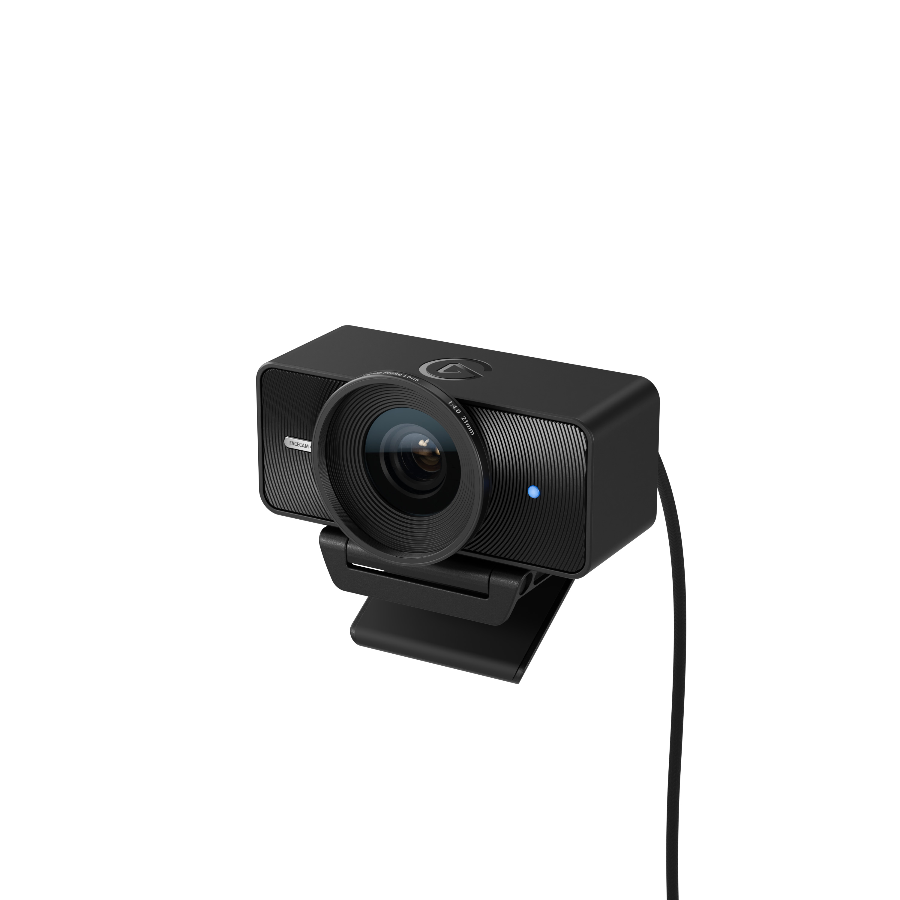 Una webcam nera con una lente rotonda prominente e un cavo collegato, su sfondo bianco.