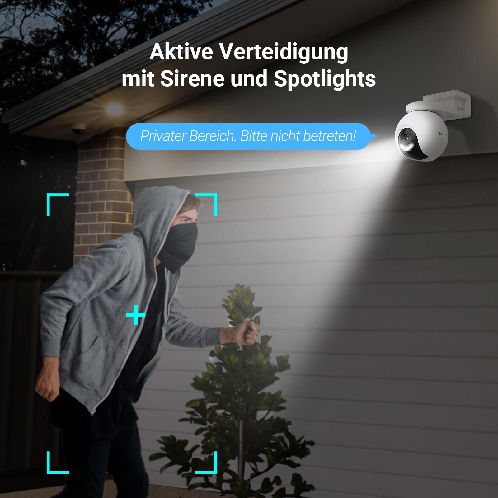 Telecamera di sicurezza illumina un intruso mascherato di notte.