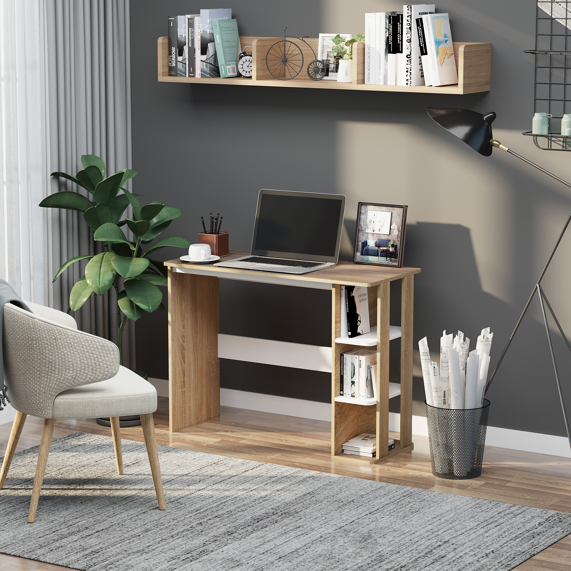 Moderna postazione di lavoro con laptop, sedia, piante e mensole su parete grigia.
