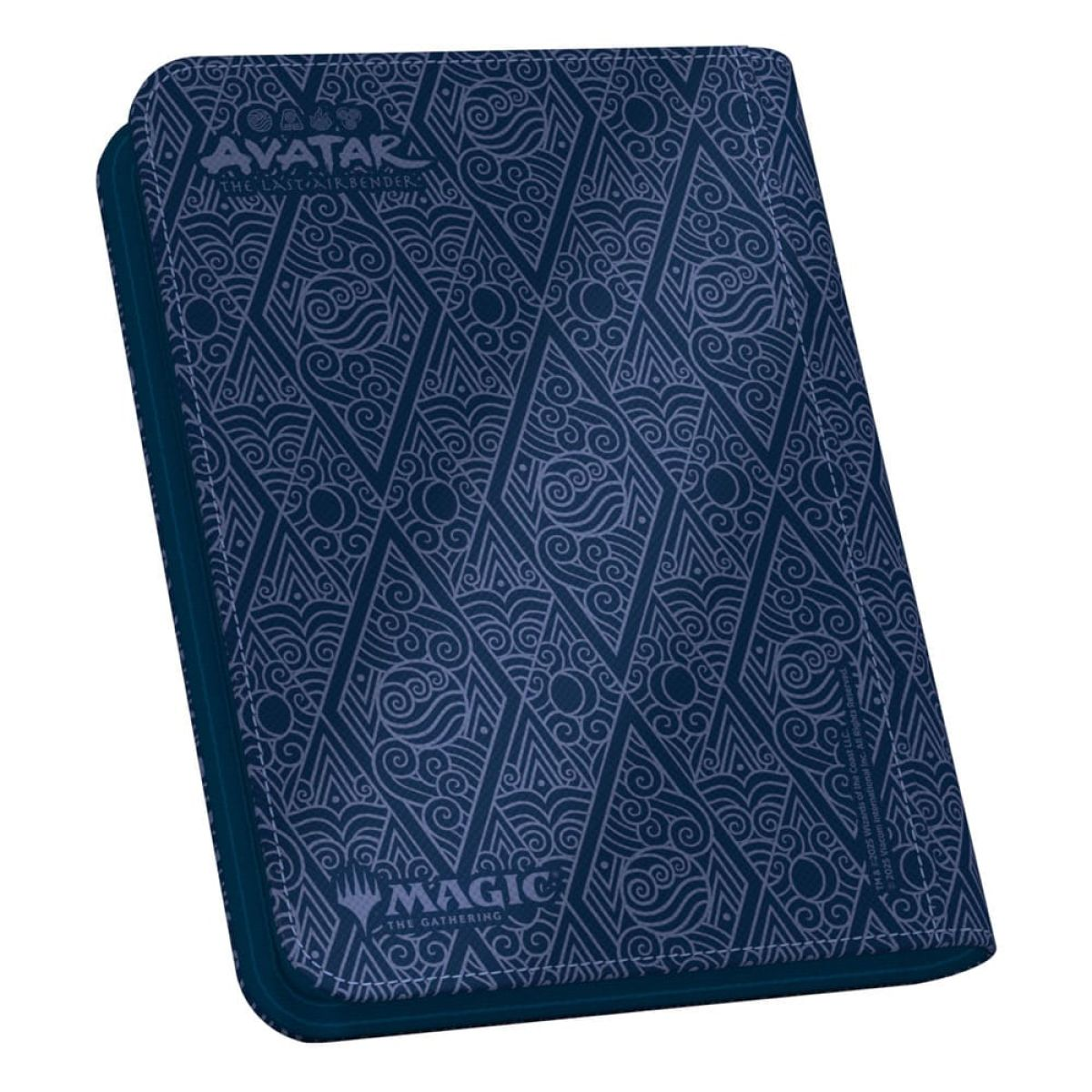 Un classeur de cartes bleu foncé avec des logos Avatar et Magic: The Gathering et des motifs géométriques.