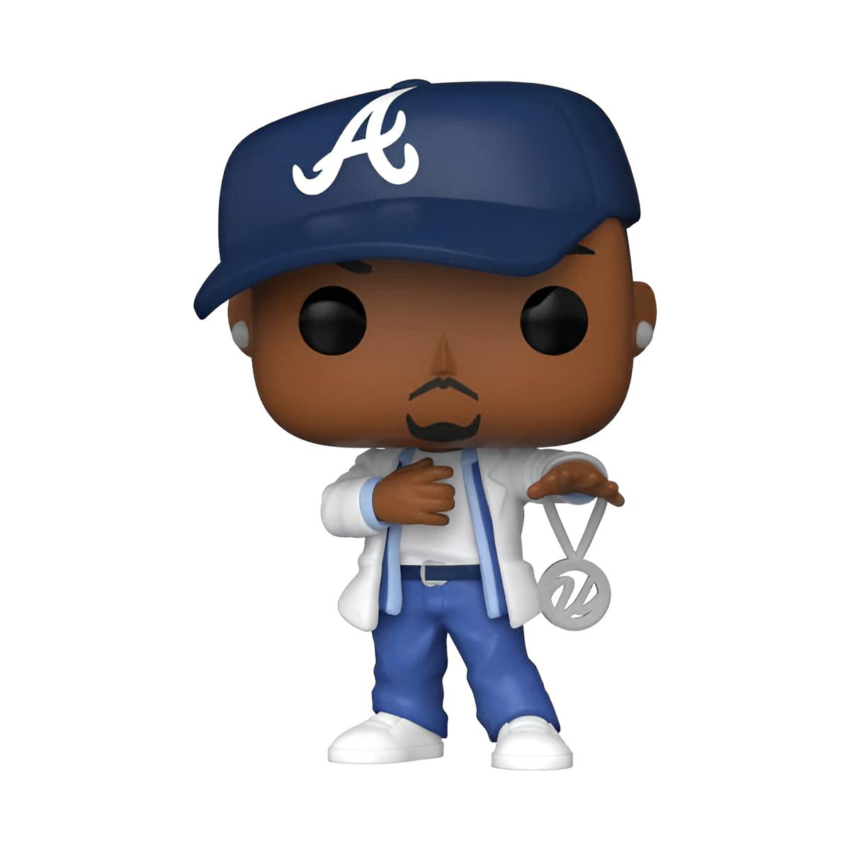 Una figura de Funko Pop con traje azul, gorra y collar.