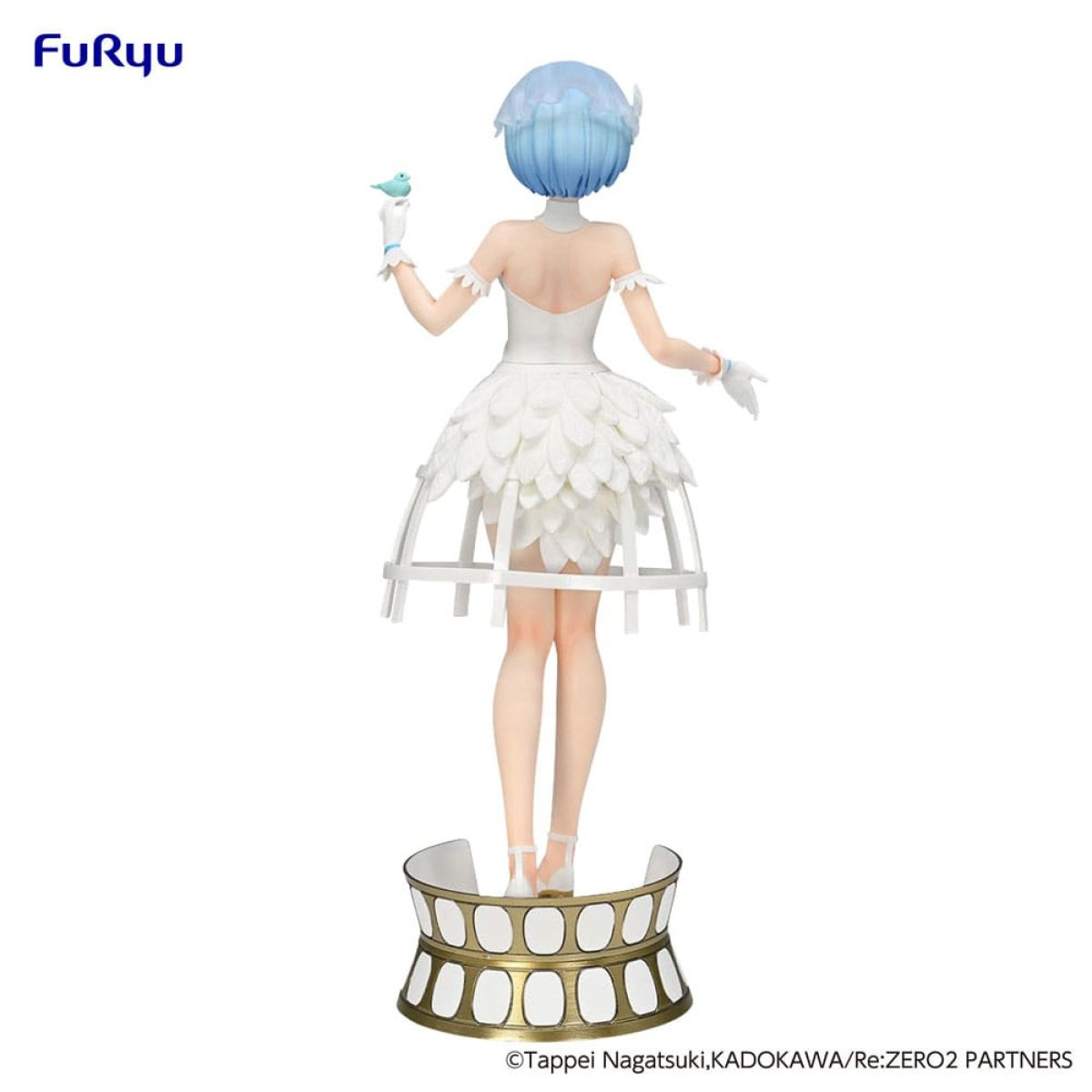 Vista trasera de una figura anime con vestido blanco de plumas, pelo azul y un pájaro.