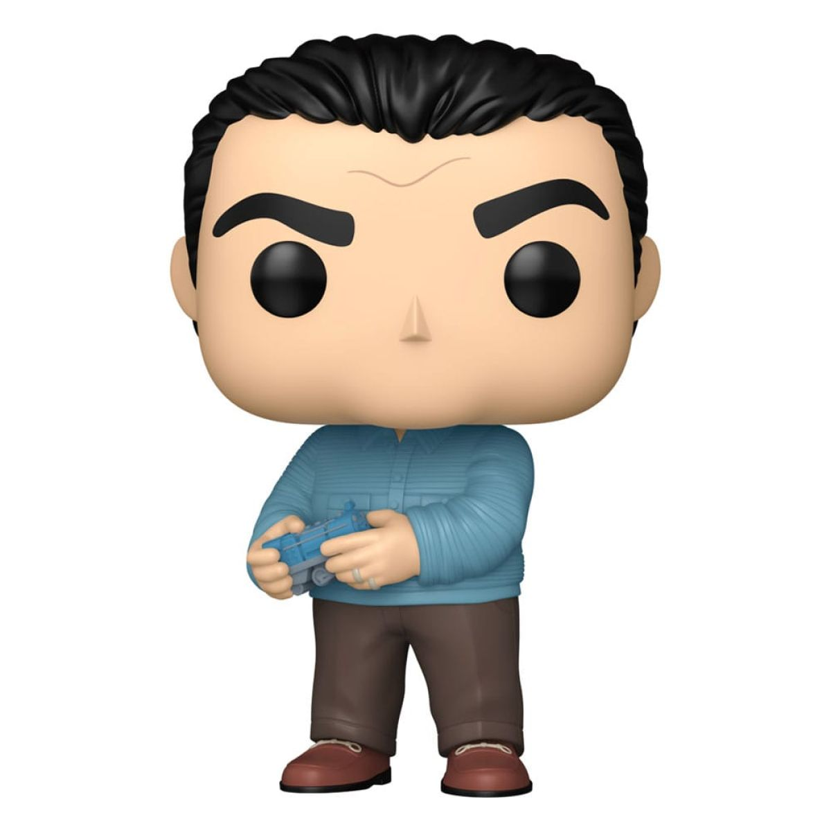 Una figura Funko Pop de un hombre con cabello negro, camisa azul y pantalones marrones, sosteniendo un auto.