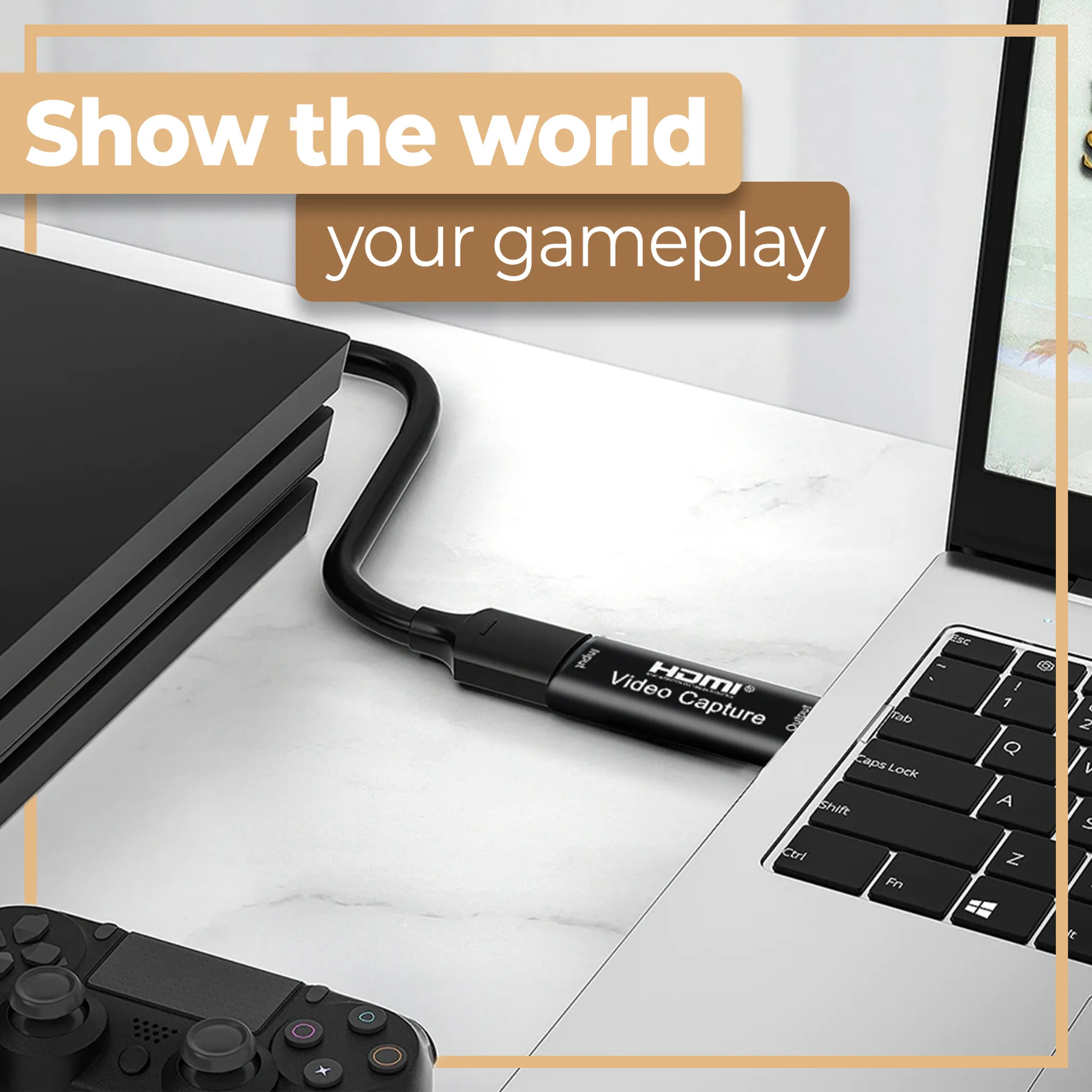 Ein HDMI-Video-Capture-Gerät ist auf einem weißen Tisch an einen Laptop und eine Konsole angeschlossen.