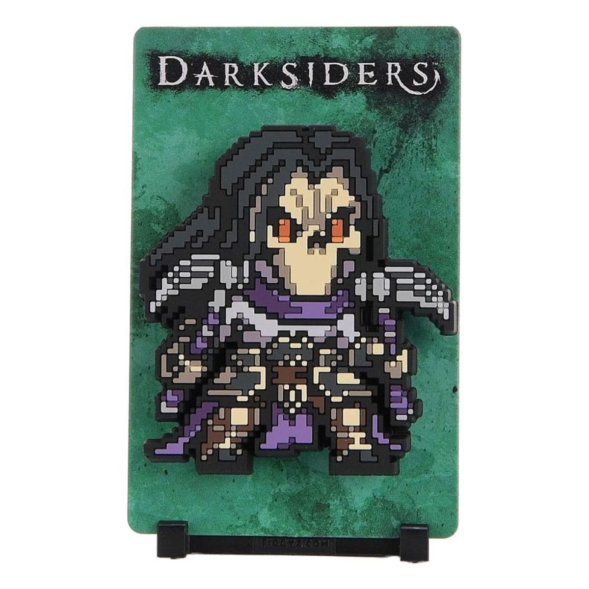 Pixel-Art-Magnet von Tod aus Darksiders auf grünem Hintergrund.
