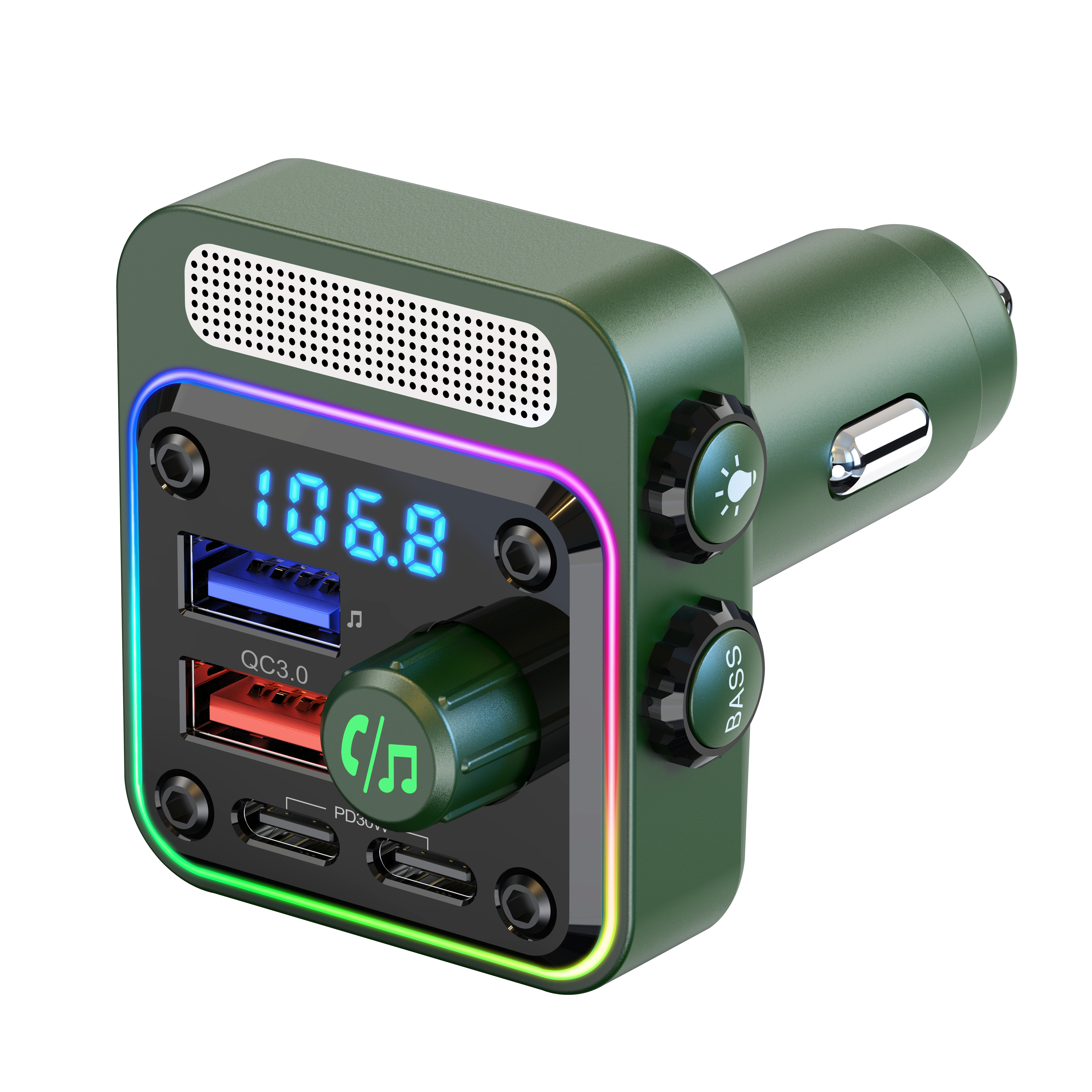 Ein grünes Autoladegerät mit USB-Anschlüssen, digitalem Display, buntem LED-Ring und Drehknöpfen auf weißem Grund.
