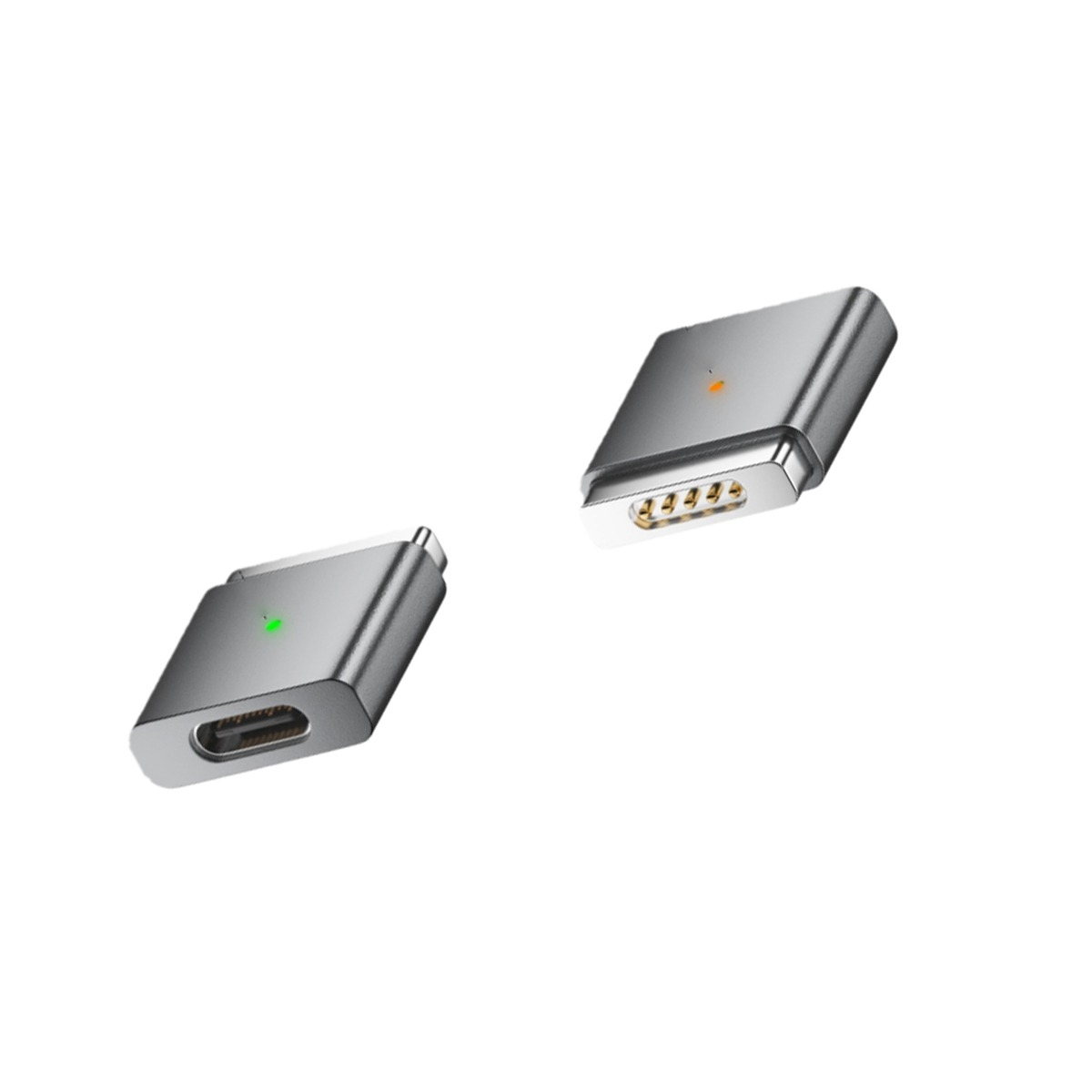 Zwei silberne magnetische USB-C-Adapter separat auf weißem Hintergrund, einer zeigt den Anschluss, der andere die Pins.