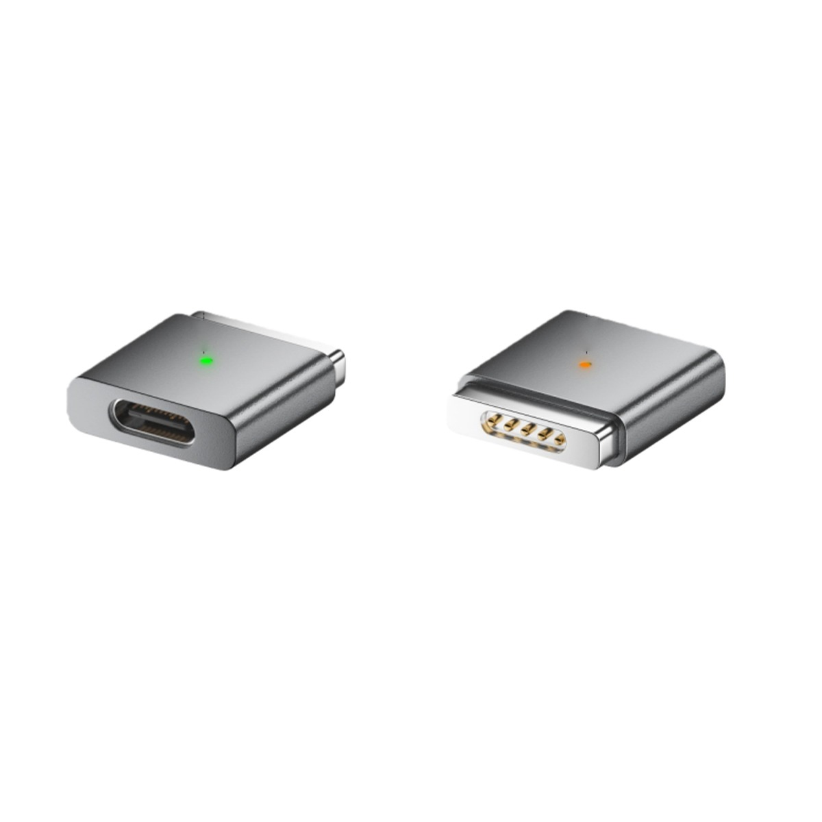 Zwei silberne magnetische USB-C-Adapter auf weißem Hintergrund, einer zeigt die Anschlussseite, der andere die Stifte.