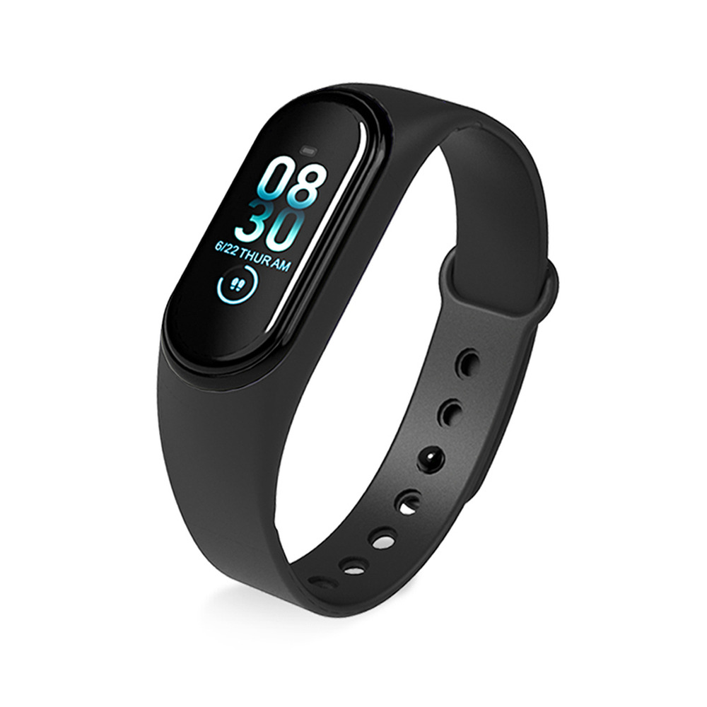 Pulsera de actividad negra con pantalla ovalada que muestra la hora y la fecha, sobre fondo blanco.