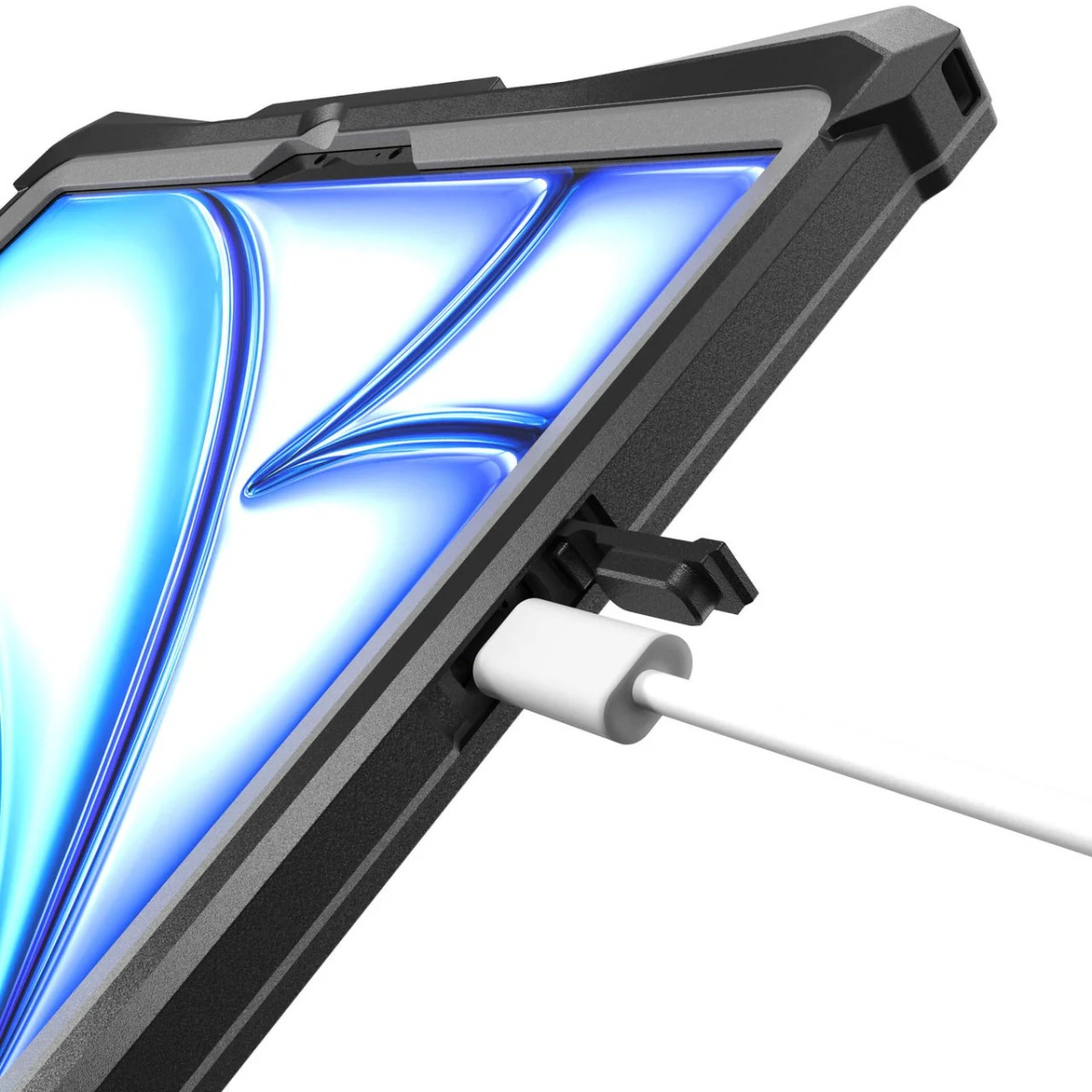 Ein Tablet in einer Schutzhülle mit angeschlossenem weißen Ladekabel.