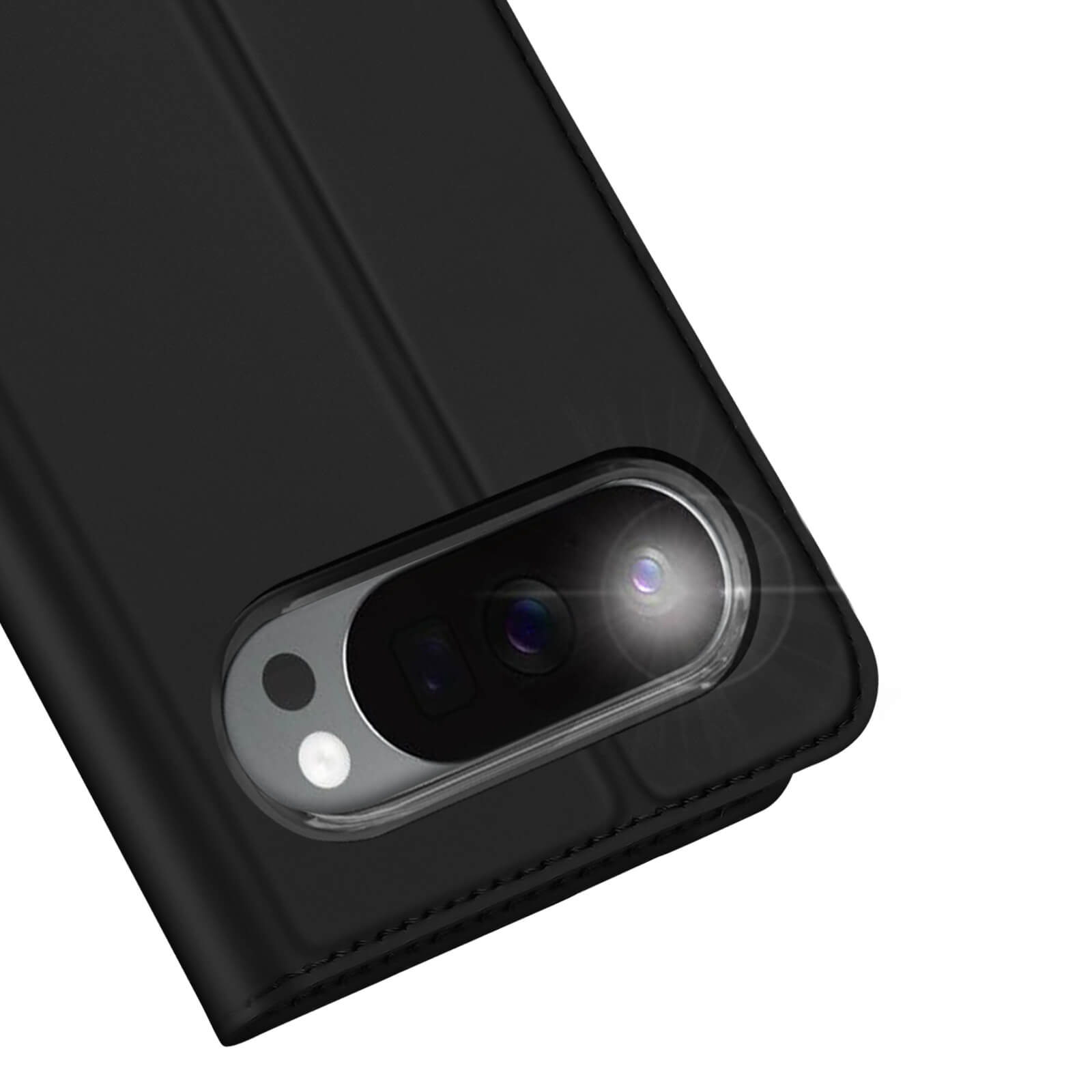 Nahaufnahme einer schwarzen Smartphone-Hülle mit integriertem Kamera-Modul und Blitzlicht auf der Rückseite.