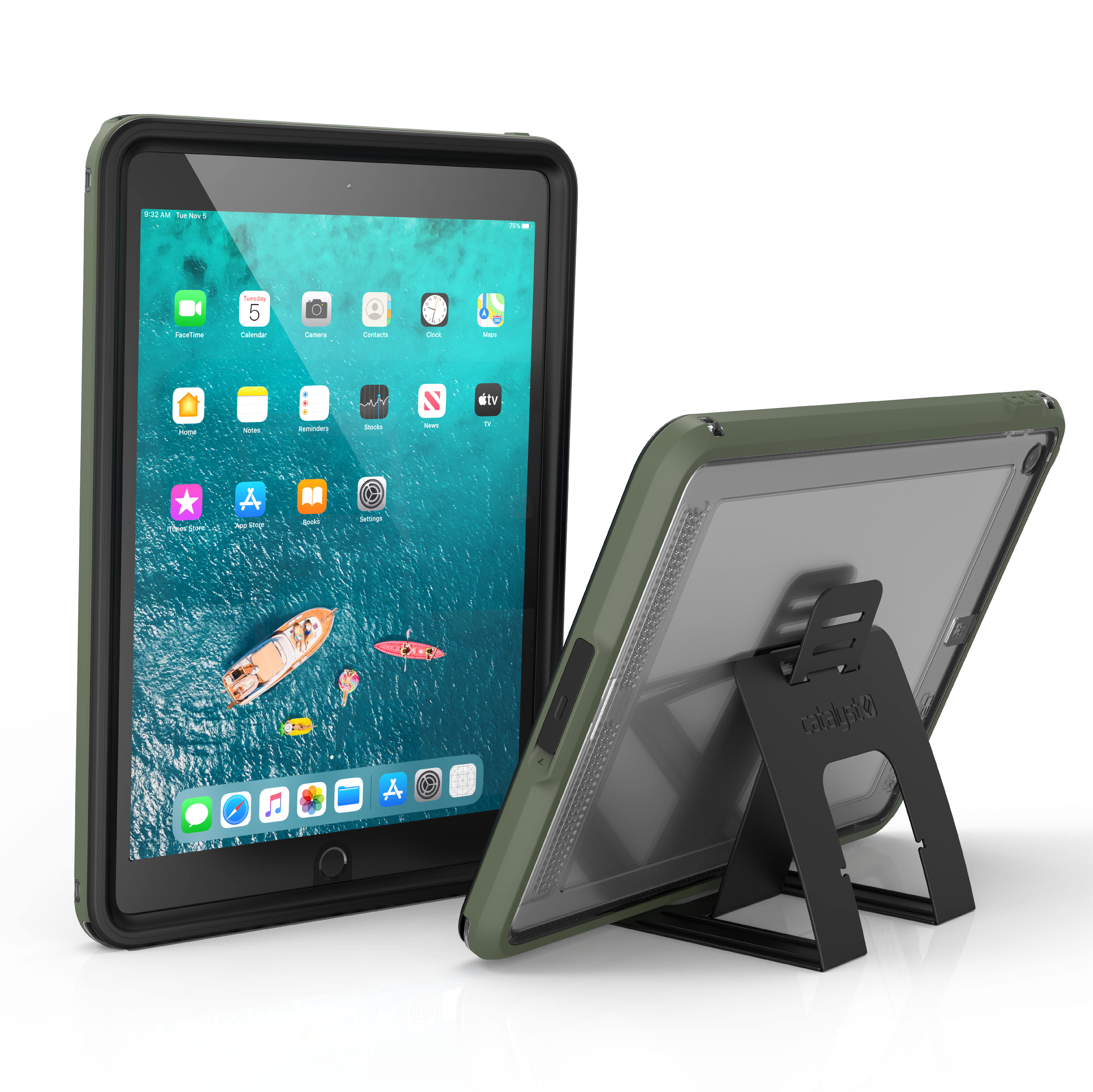 Tablet in grünem Schutzgehäuse, einmal frontal und einmal mit schwarzem Ständer von hinten gezeigt.
