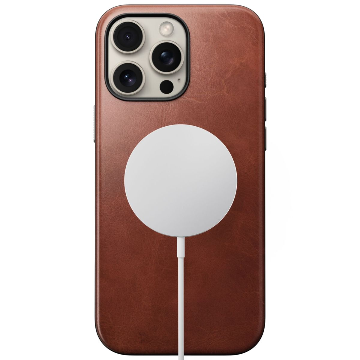 Ein braunes Leder-Smartphone-Case mit einem angeschlossenen runden MagSafe-Ladegerät.