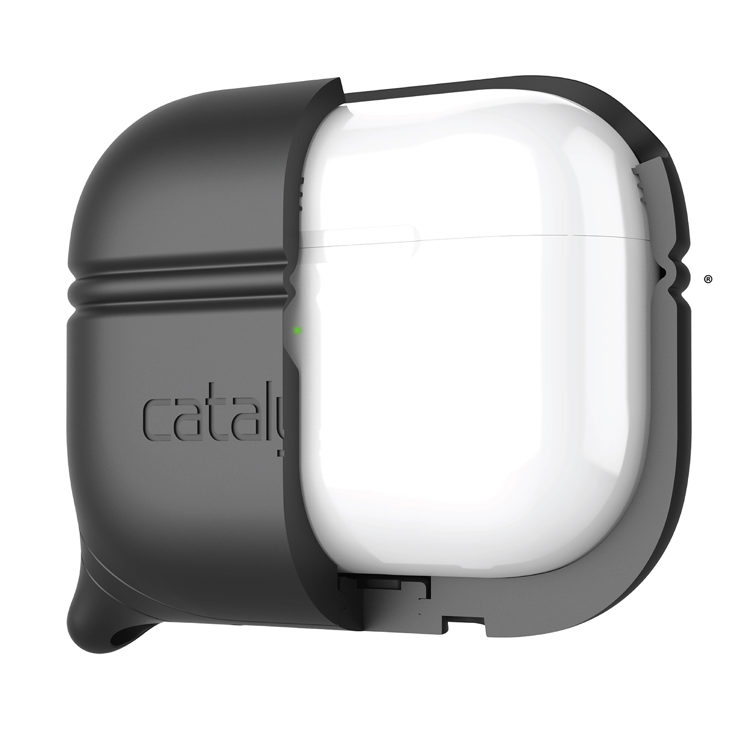 Eine weiße AirPods-Ladehülle in einer schwarzen Catalyst-Schutzhülle auf weißem Hintergrund.