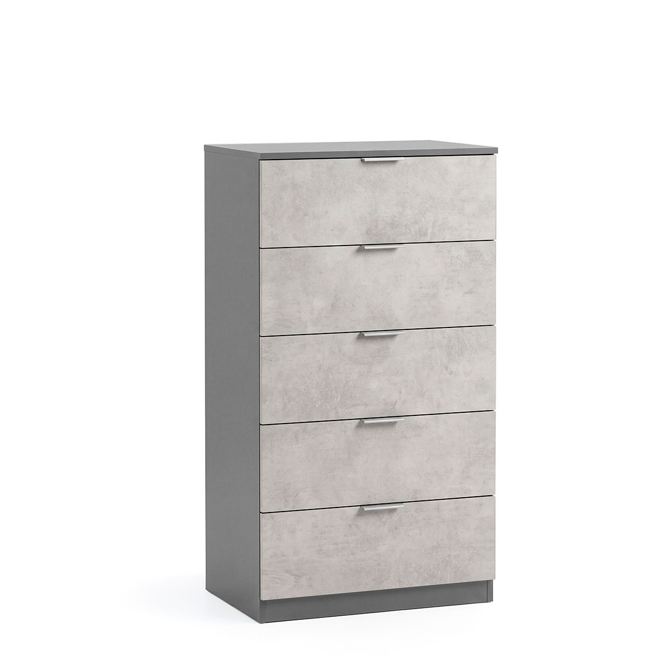 Una cómoda gris con cinco cajones claros de aspecto de hormigón y pequeños tiradores plateados sobre fondo blanco.